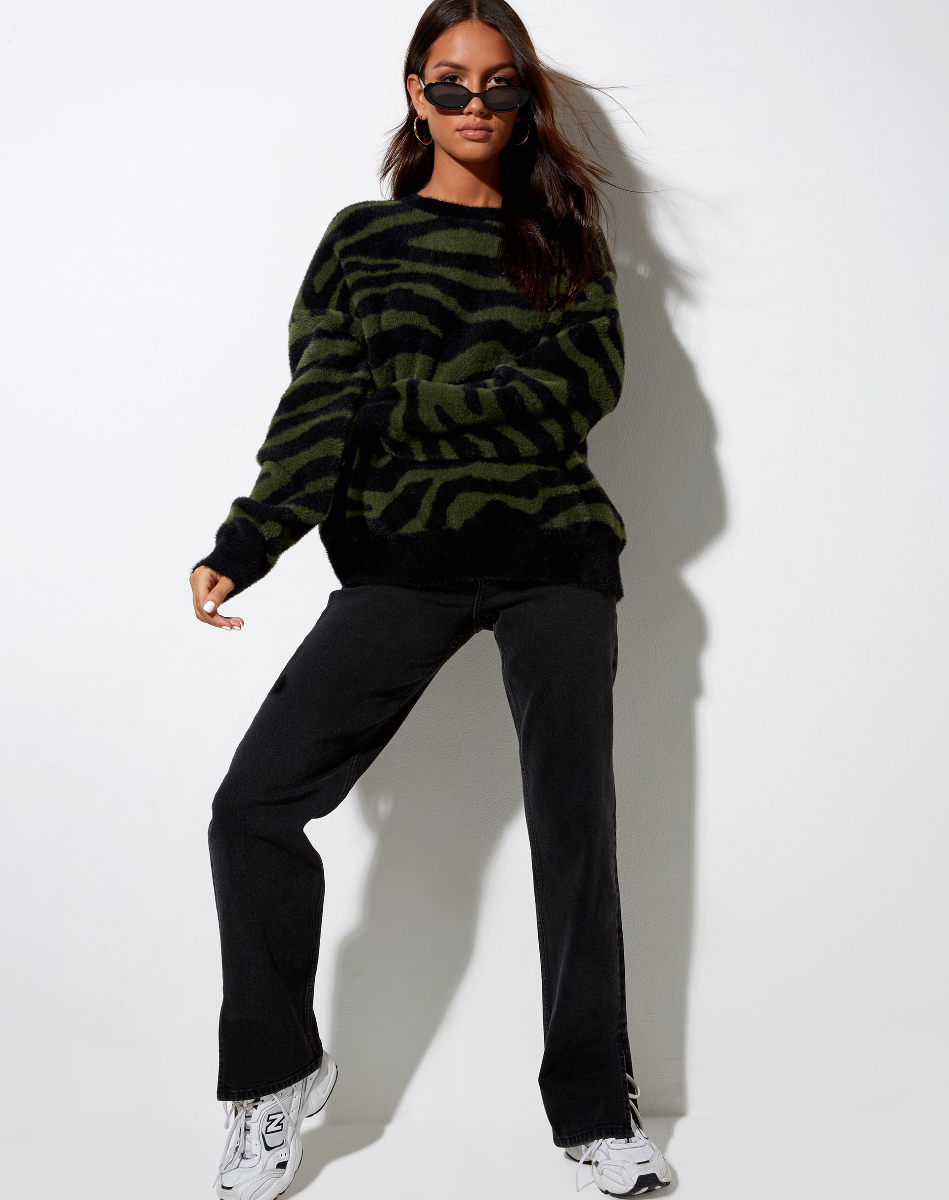 Imagen del jersey Eleni de punto cebra verde oliva y negro