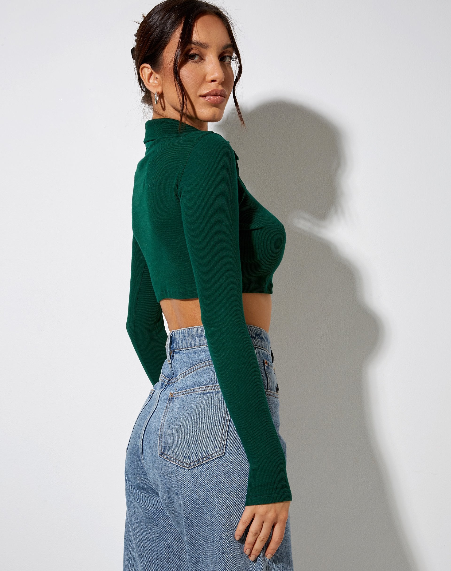Imagen de Elody Crop Top en verde botella Cupido Embro dorado
