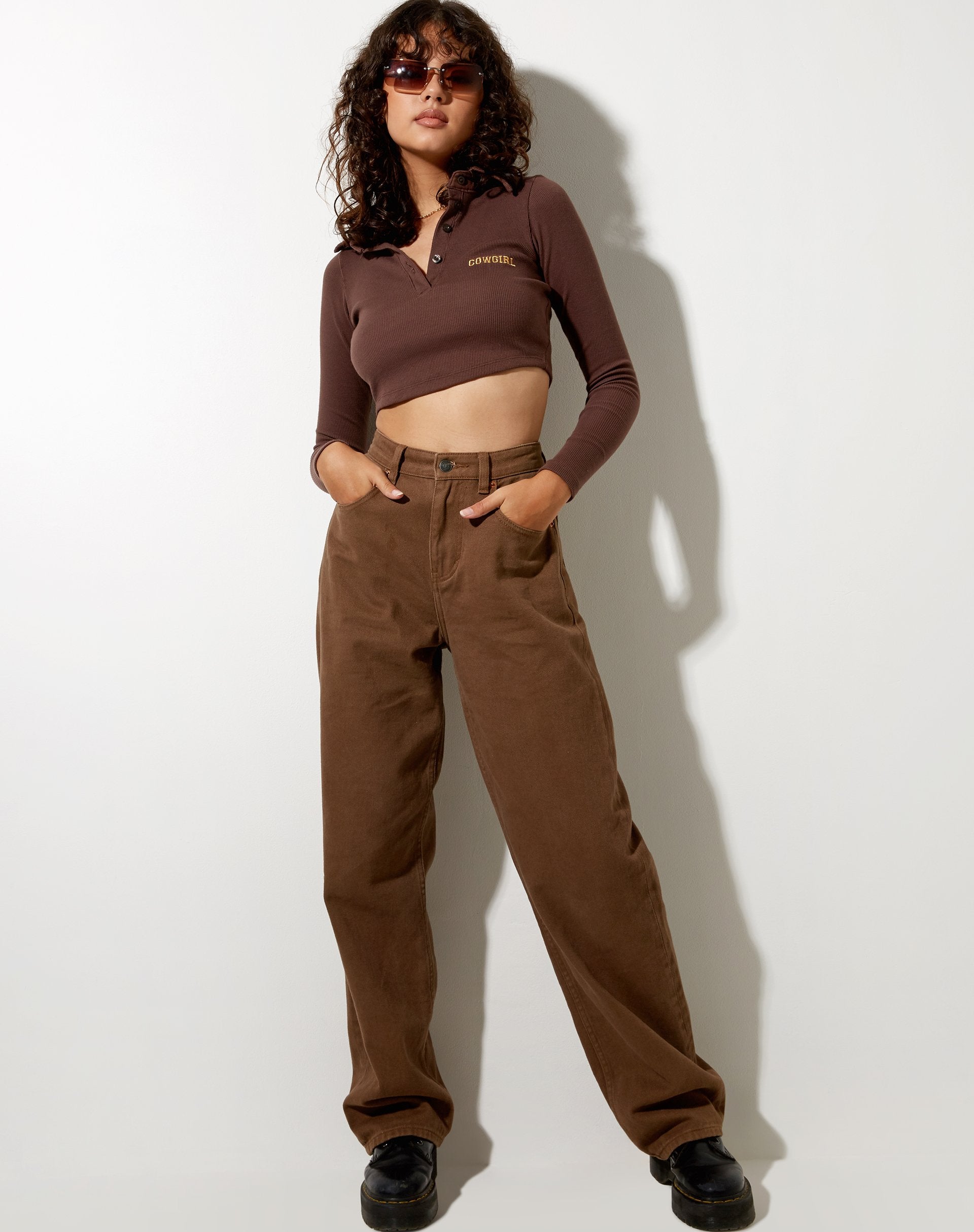 Imagen de Elody Crop Top en rib caoba profundo Cowgirl Embro