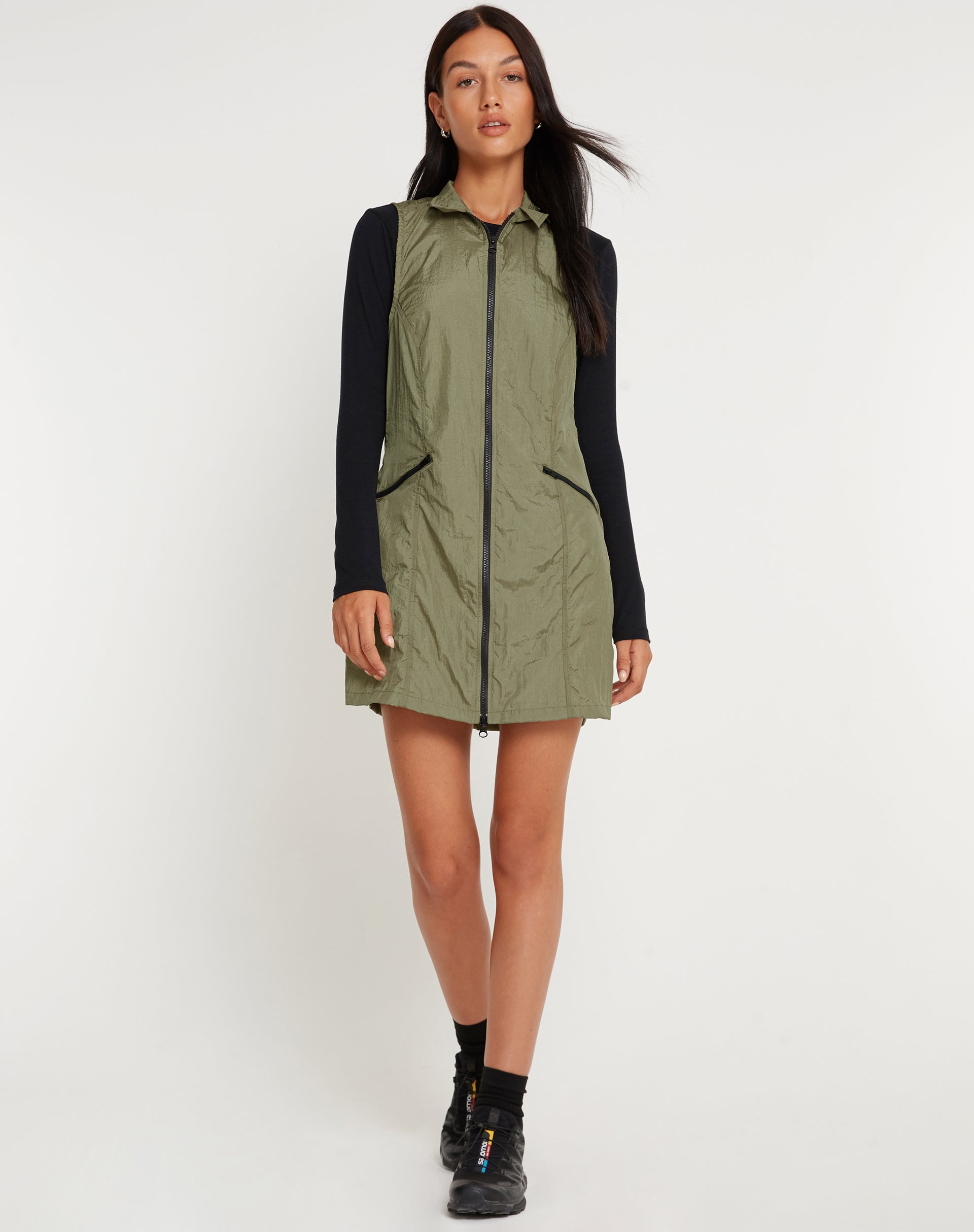 Imagen de Elok Cargo Mini Dress in Parachute Silver Green