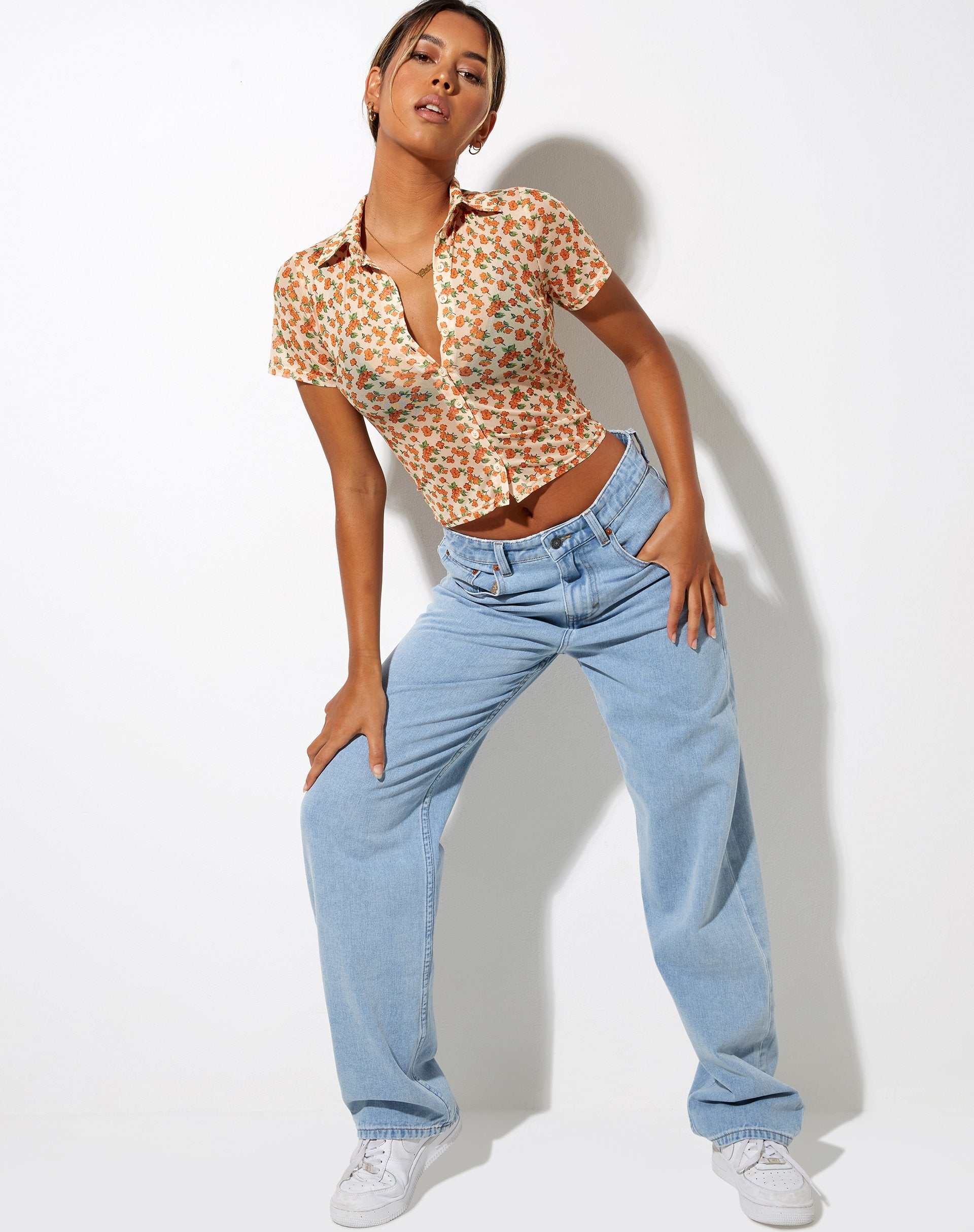 Imagen de la camisa Elvry en flor de verano