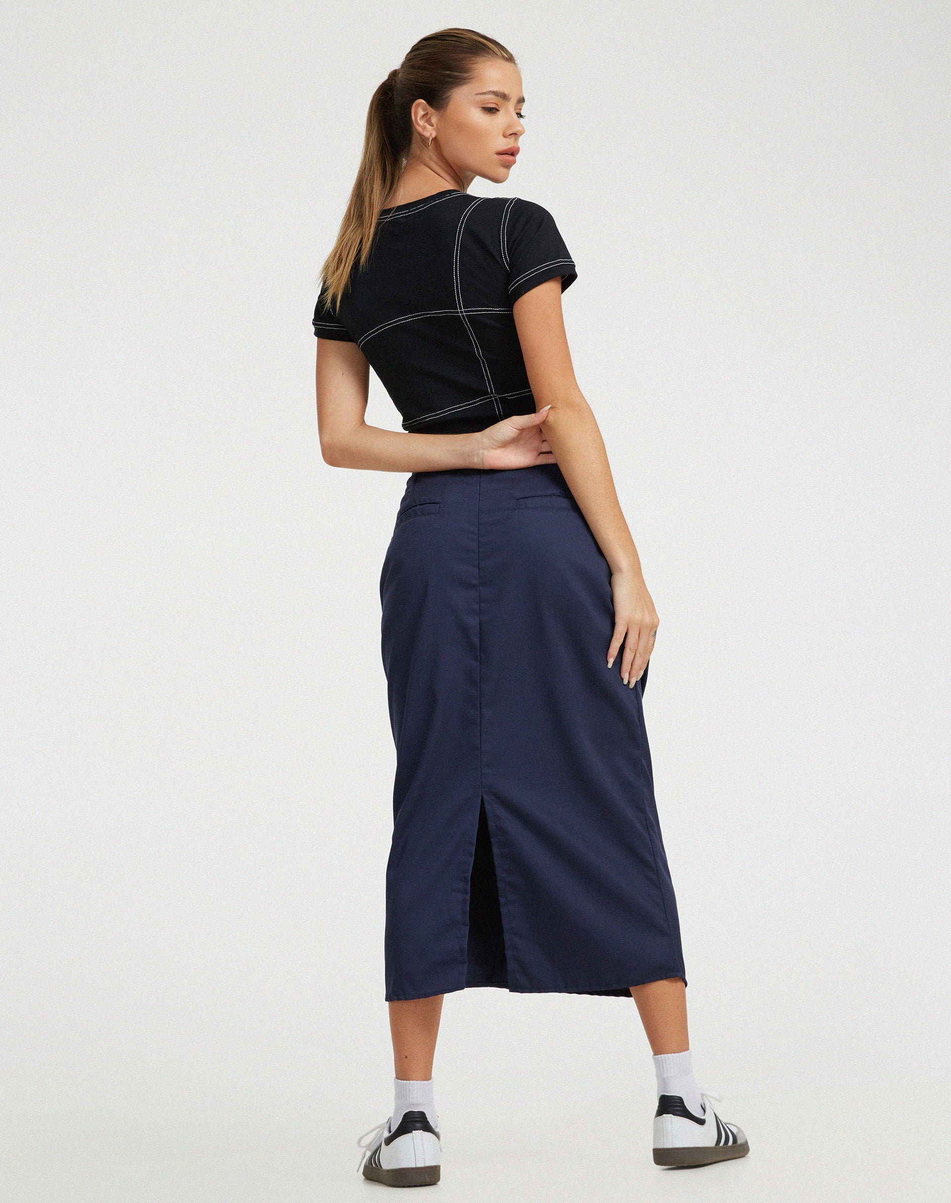 imagen de Enore Midi Skirt in Navy