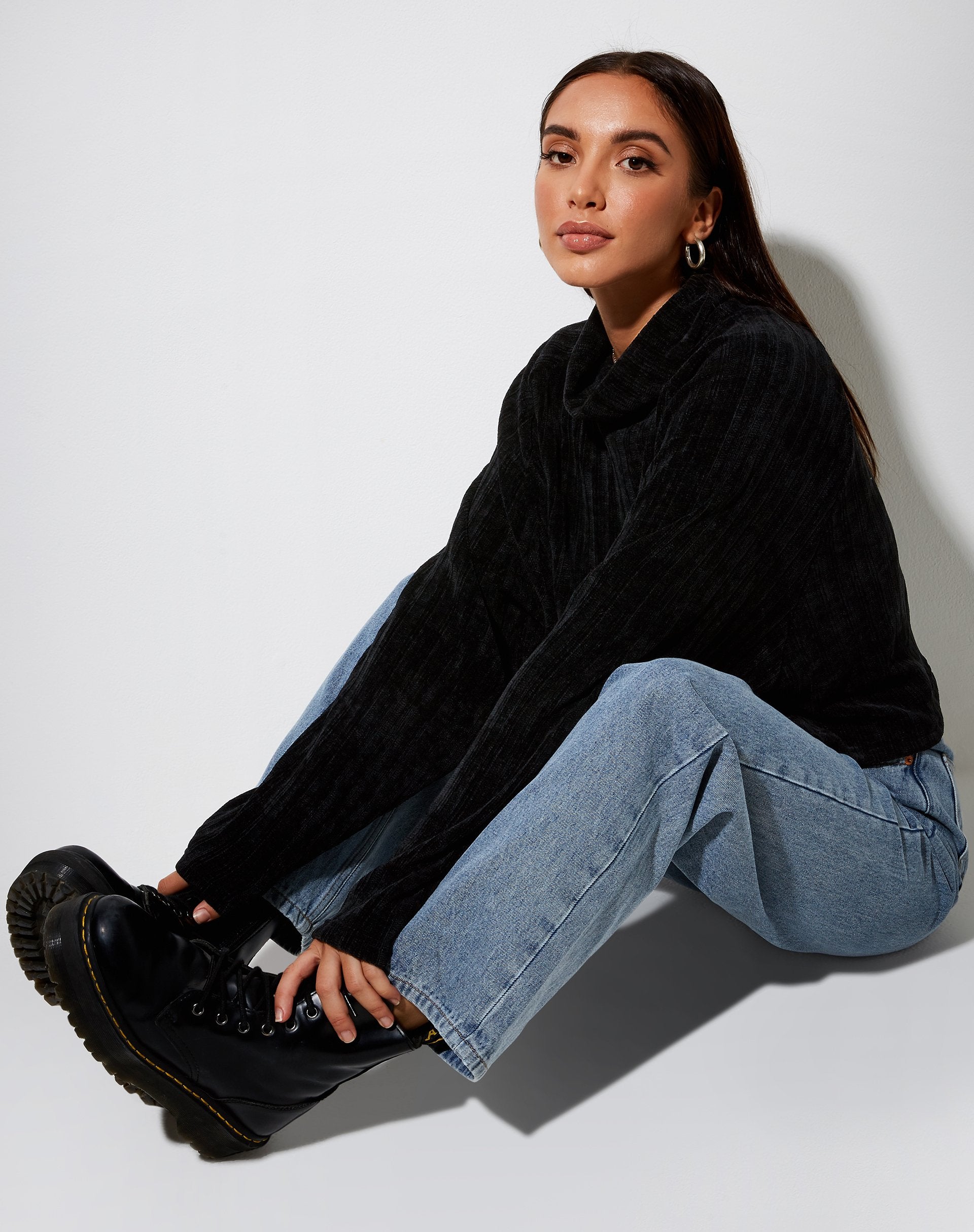Imagen de Evie Cropped Jumper in Chenille Negro