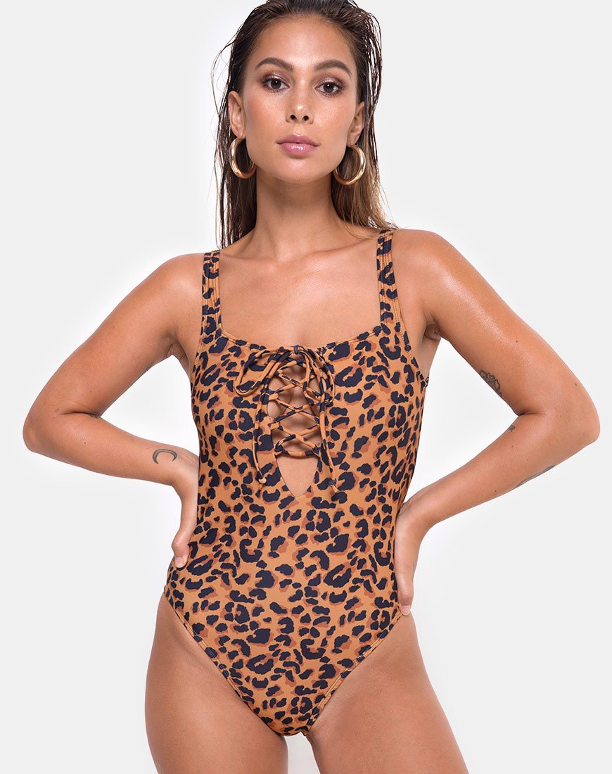 Imagen del bañador Evita en leopardo quemado