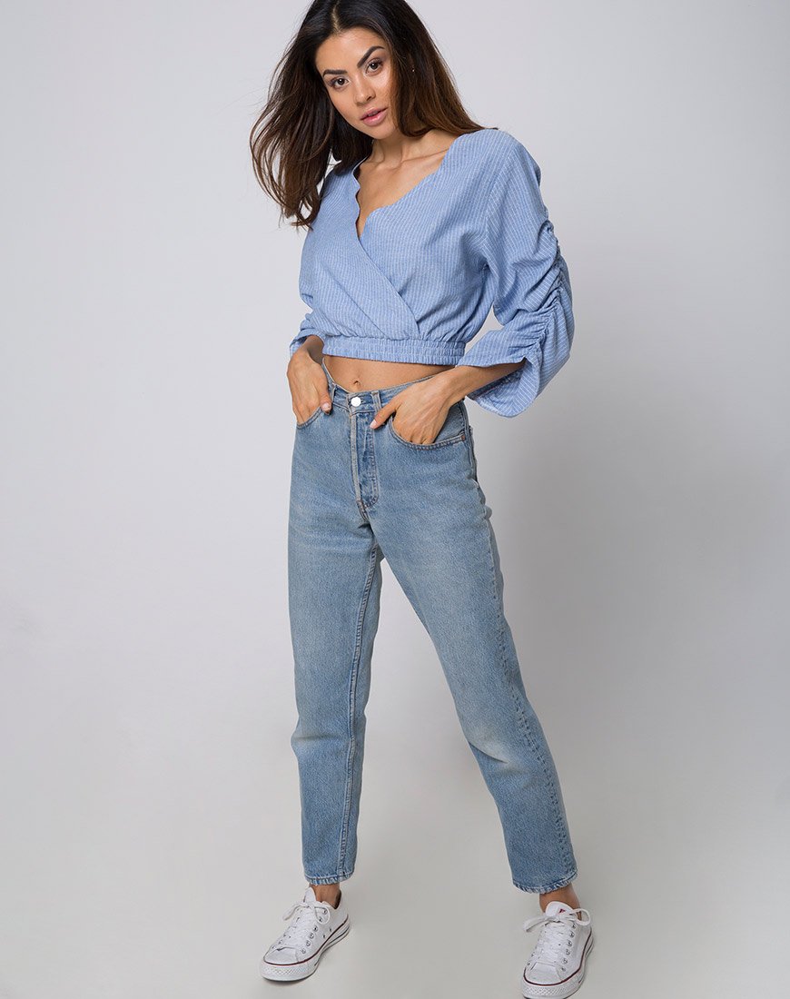 Imagen de Evrilia Blusa envolvente en rayas azul