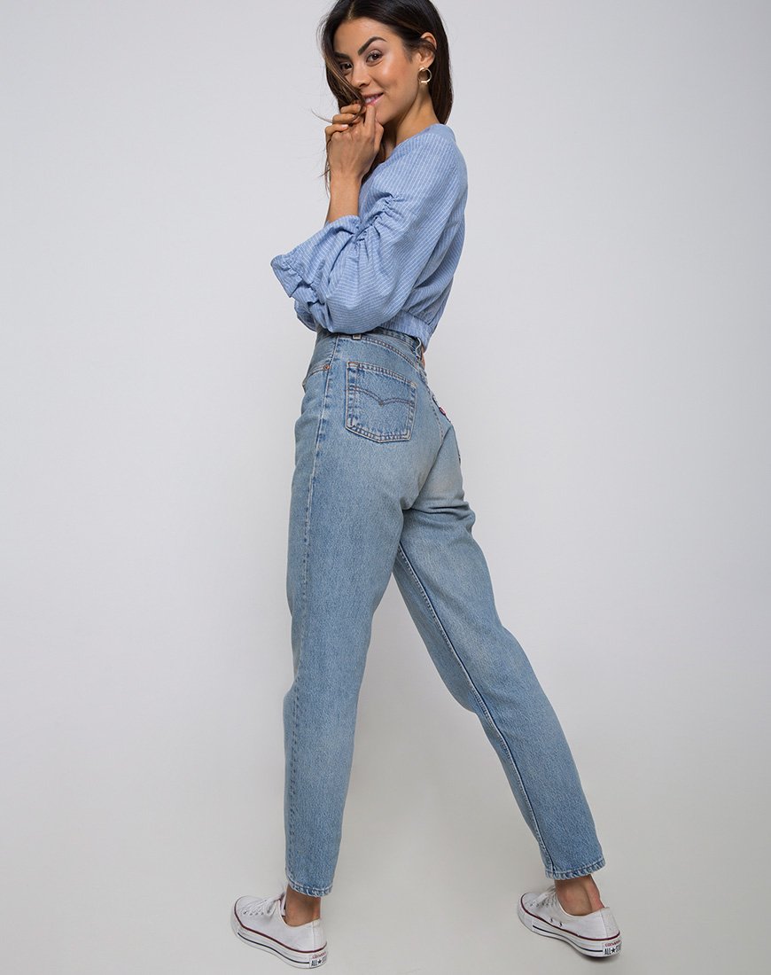 Imagen de Evrilia Blusa envolvente en rayas azul