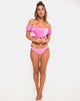 Imagen de la braguita de bikini Fabienne en terciopelo rosa caramelo