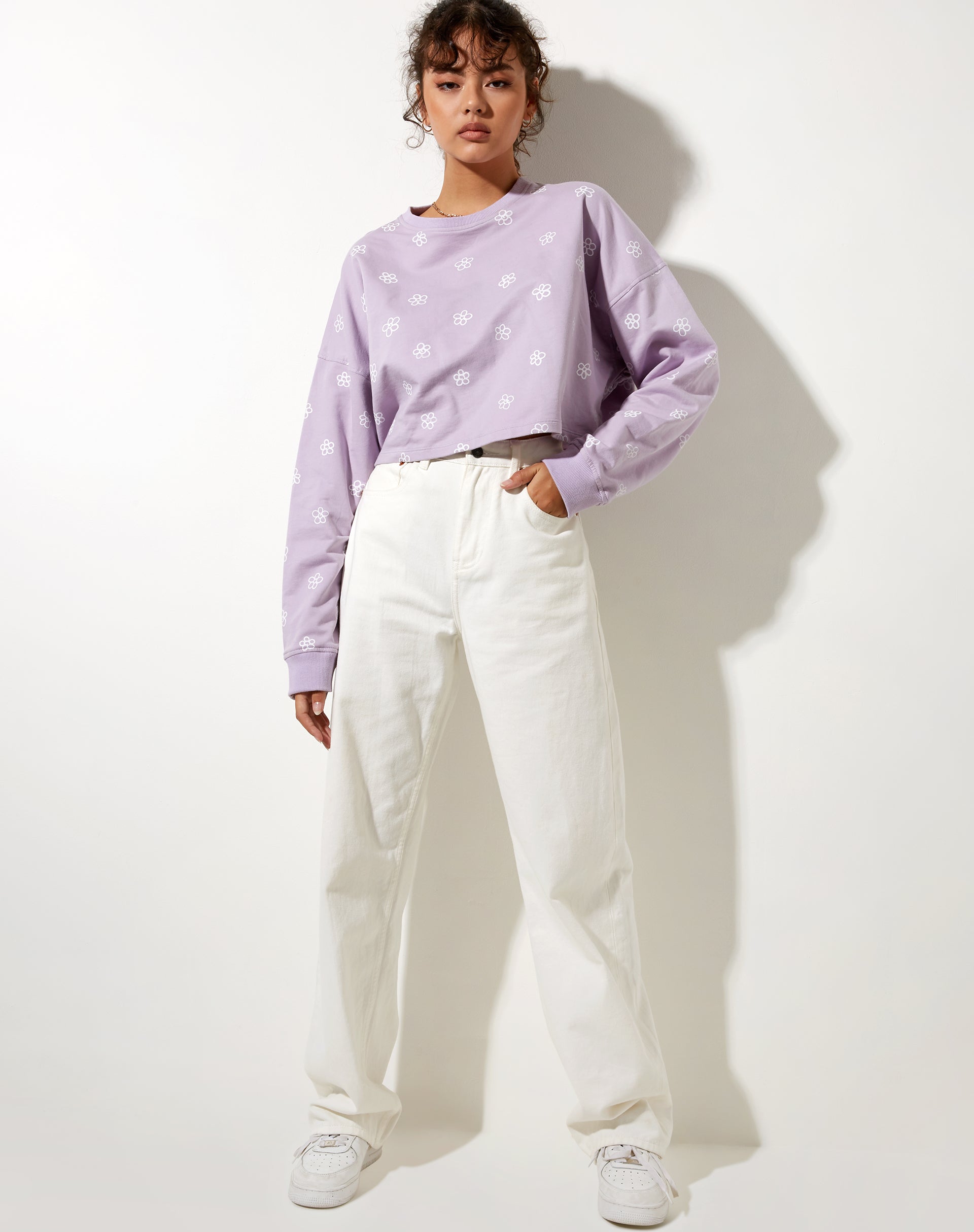Imagen de Fawly Crop Top en Graffiti Flor Pequeña Lila
