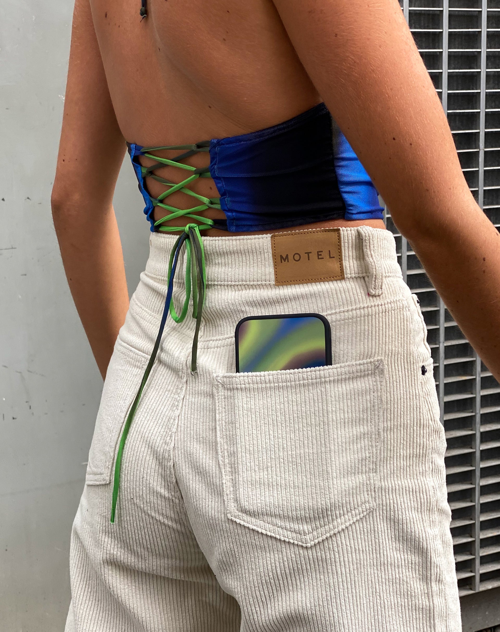 Imagen de MOTEL X OLIVIA NEILL Parallel Jeans in Cord Warm White
