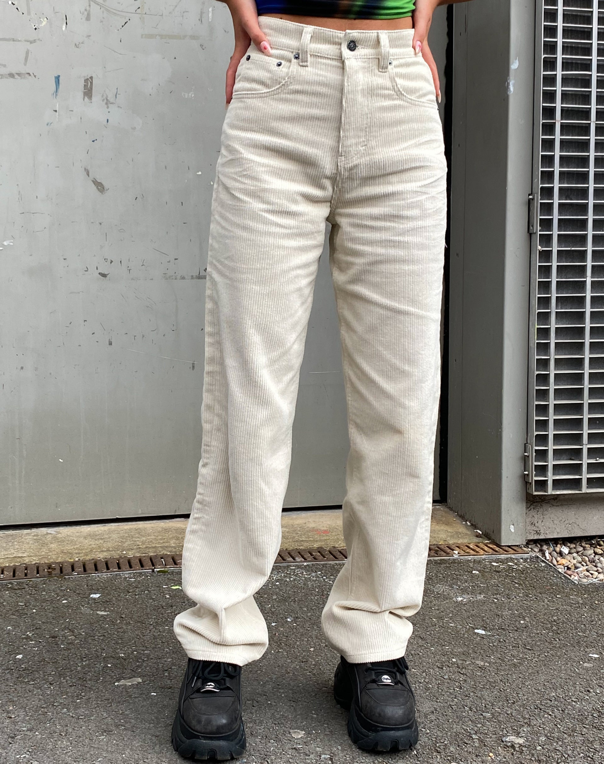 Imagen de MOTEL X OLIVIA NEILL Parallel Jeans in Cord Warm White