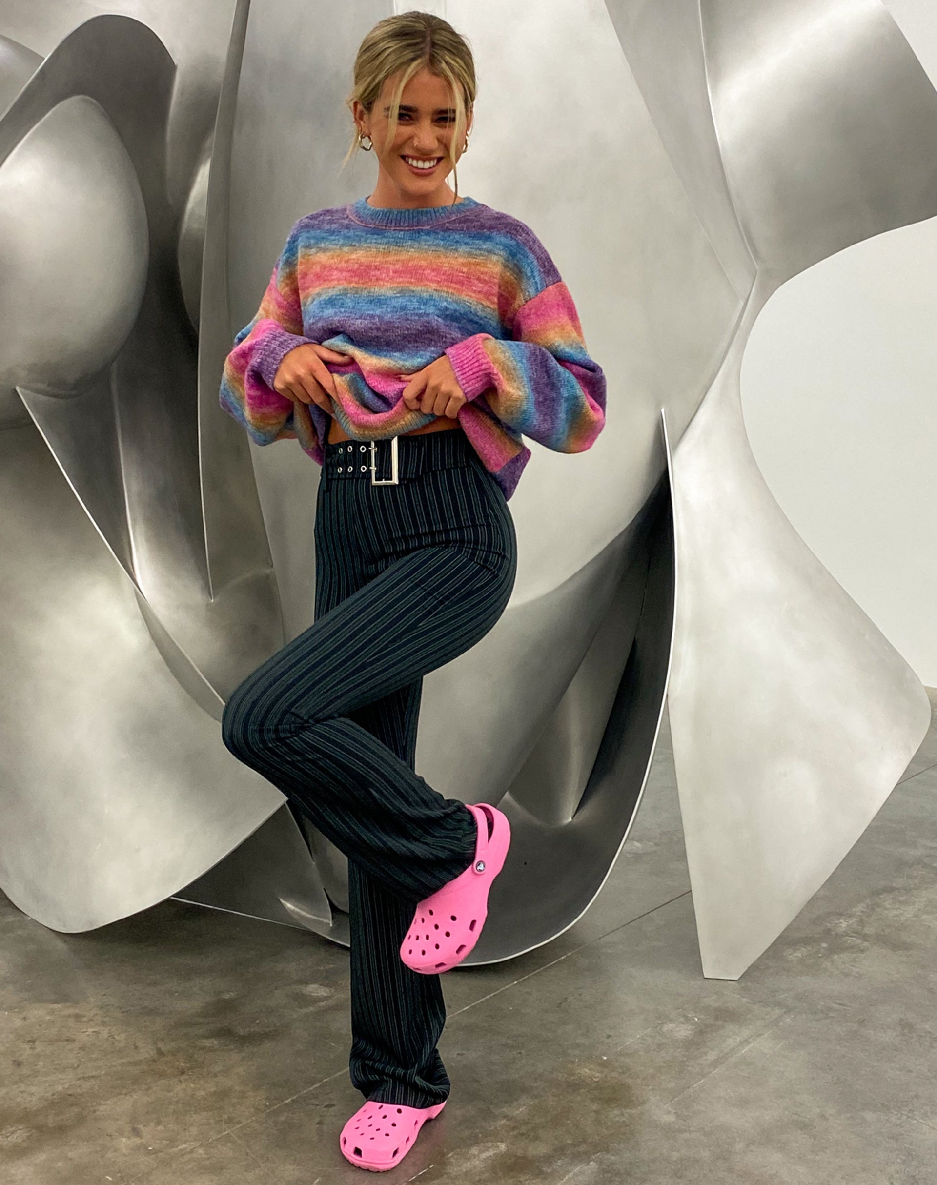 Imagen de MOTEL X OLIVIA NEILL Zocha Flare Trouser in Irregular Stripe Negro