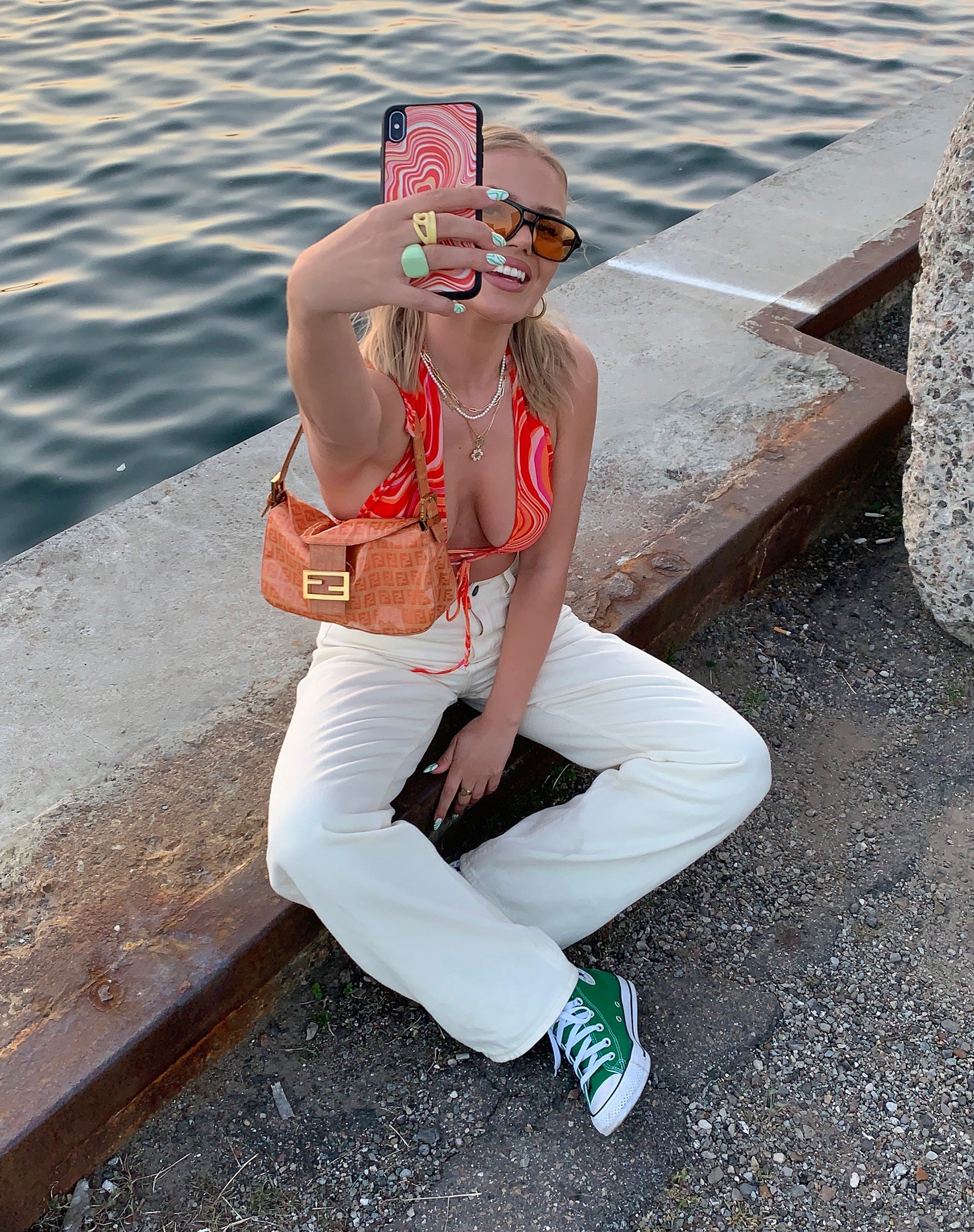 Imagen de Motel X Barbara Kristoffersen Funda para Iphone en Ripple años 70 en color Mandarina