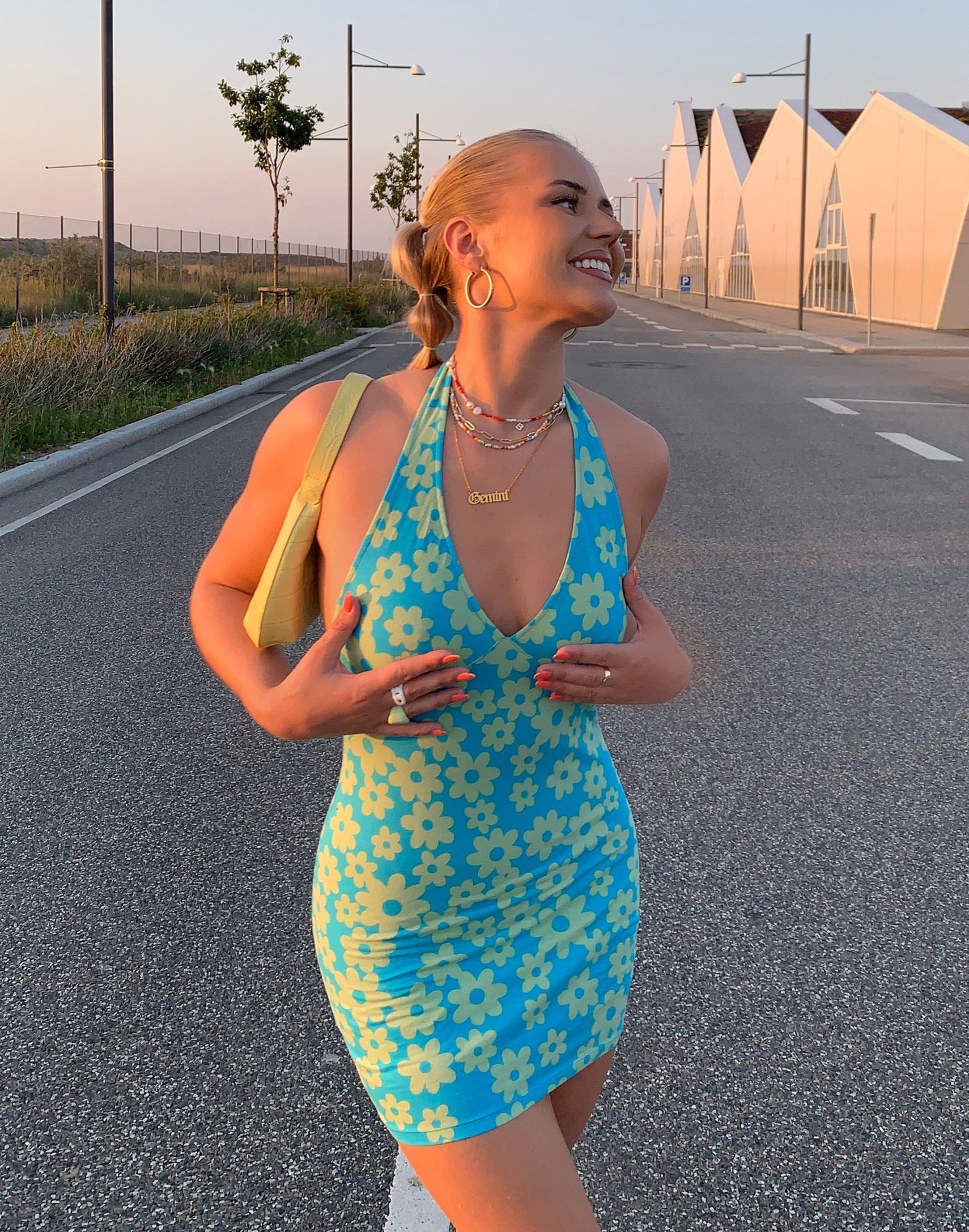 Imagen de Motel X Barbara Kristoffersen Mini Vestido Yvette en Azul Margarita Retro
