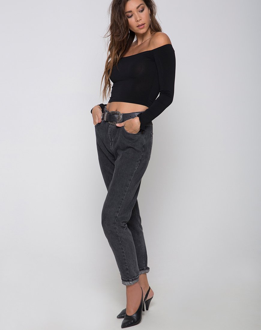 Imagen de Gaga Off The Shoulder Crop en negro