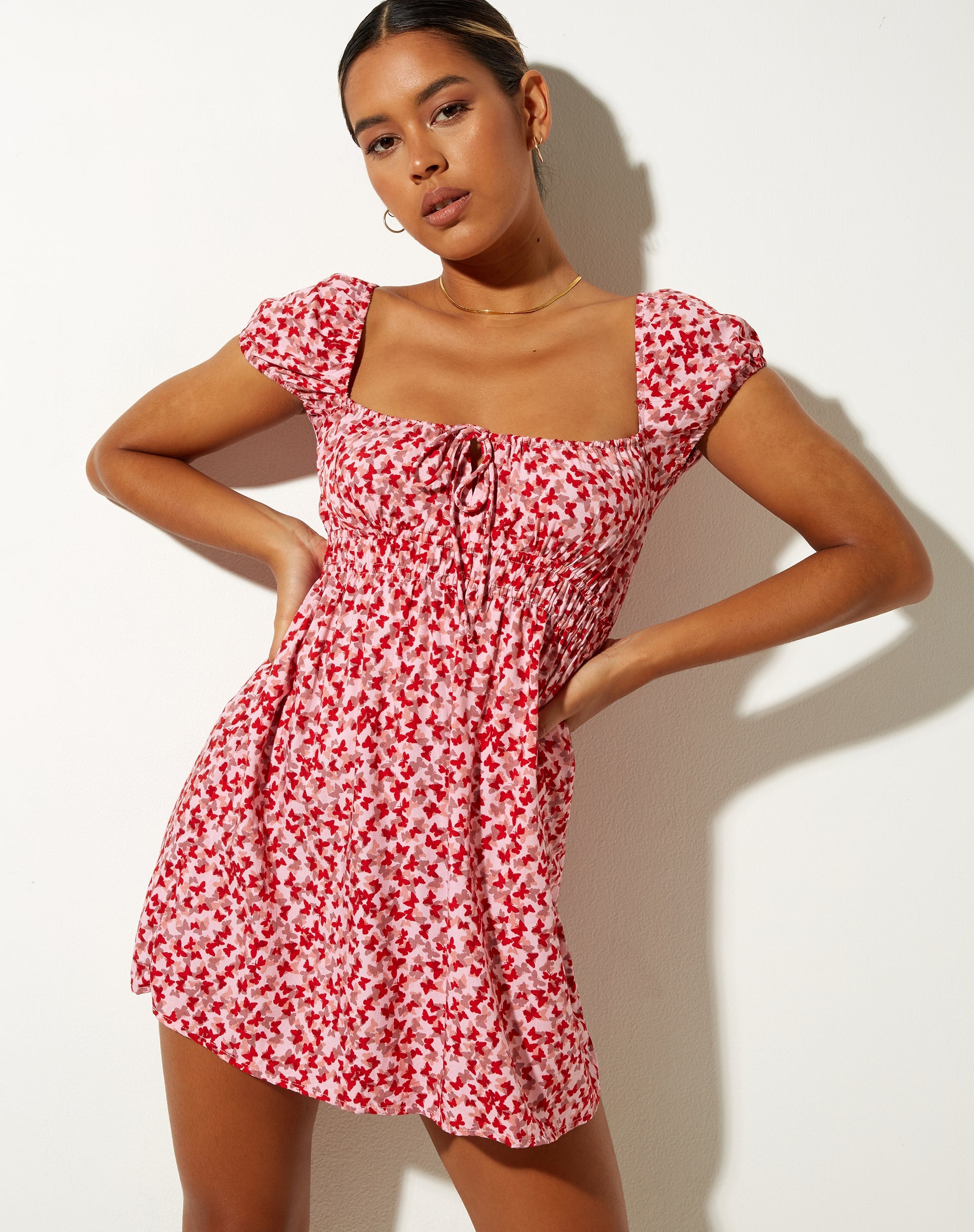 Imagen de Galova Minivestido en Ditsy Butterfly Melocotón y Rojo