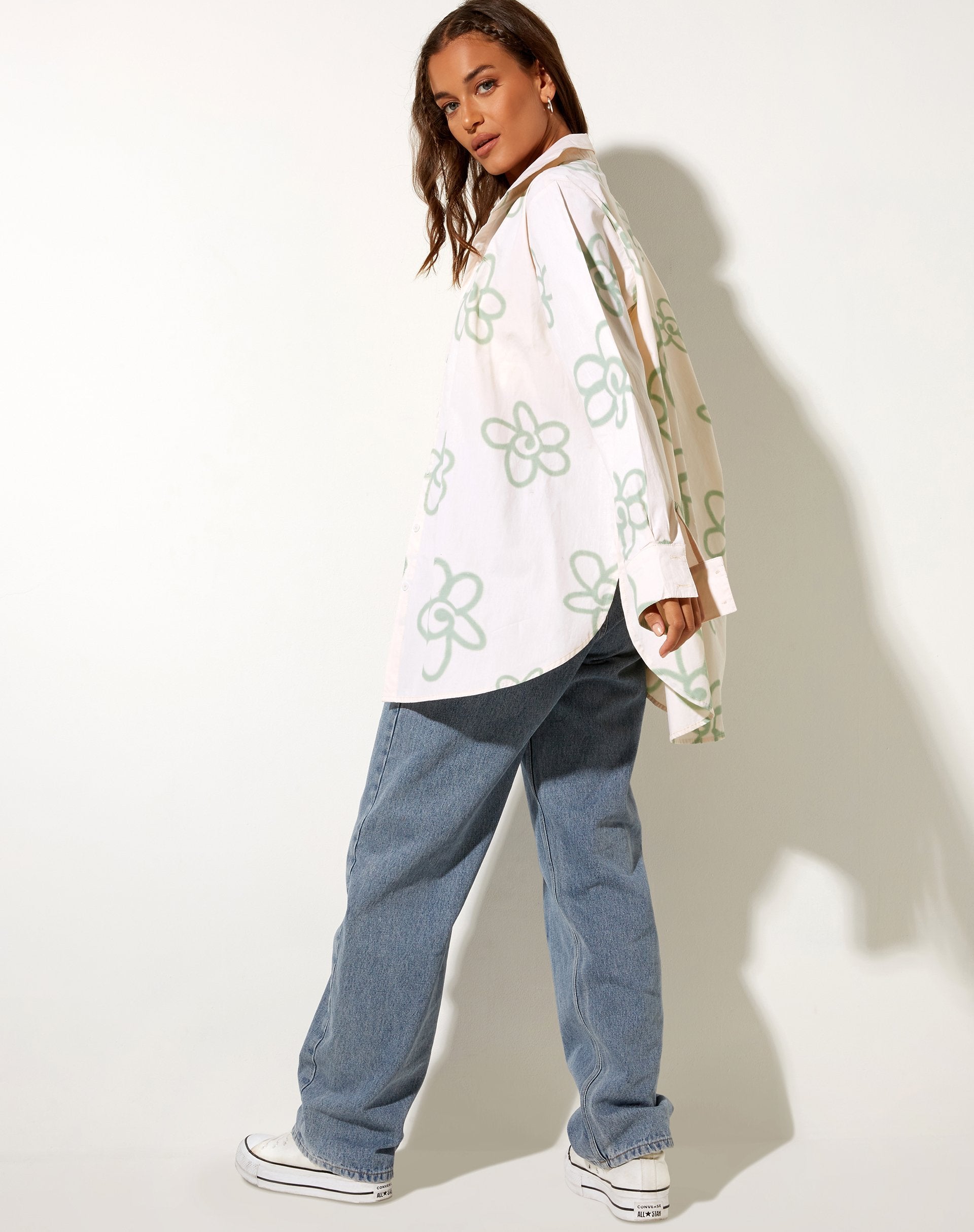 Imagen de la camisa Gana en blanco Graffiti Flower
