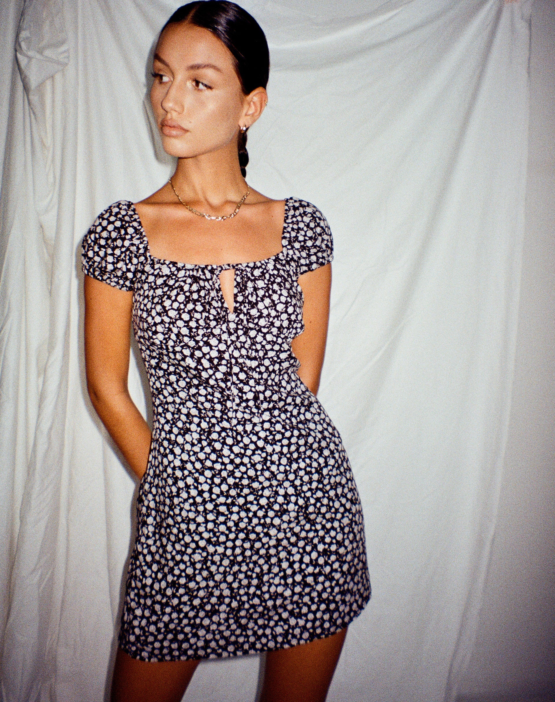 Imagen de Gaval Mini Dress in Ditsy Rose Negro