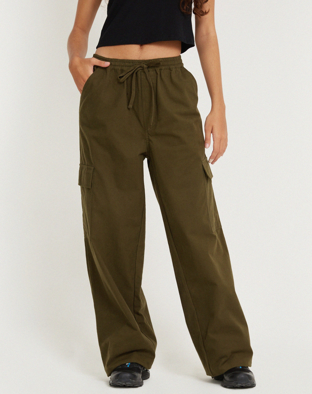 Pantalón cargo de pata ancha Geona en verde oliva oscuro