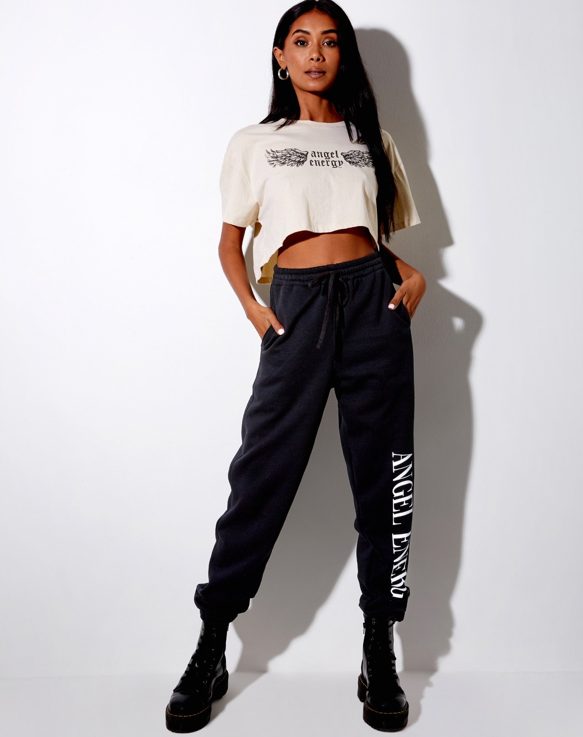 Imagen de Georgi Cropped Tee in Stone Angel Energy Wings