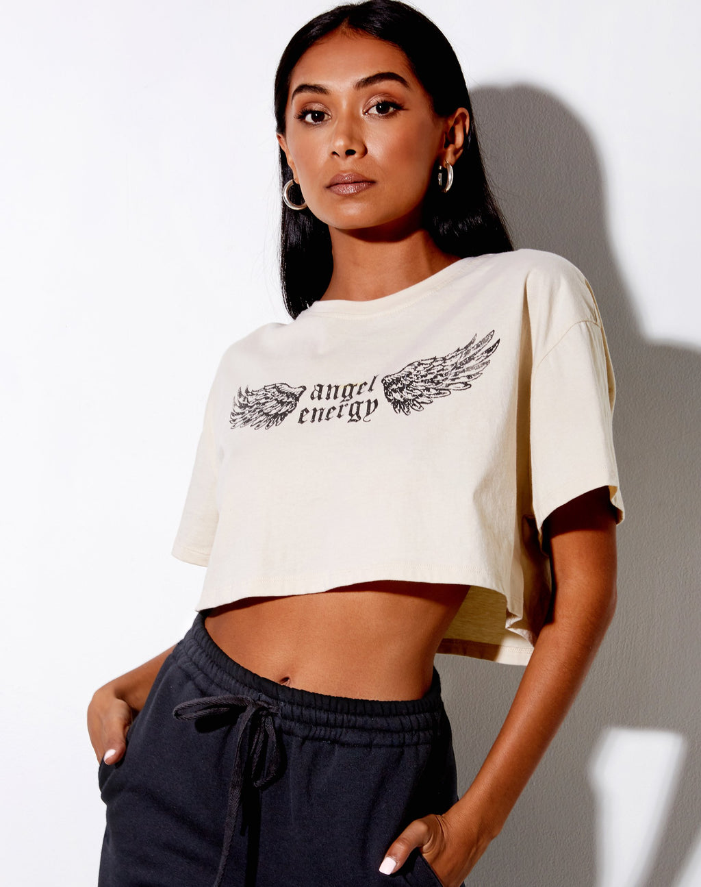 Georgi Cropped Tee en piedra 'Angel Energy' Wings