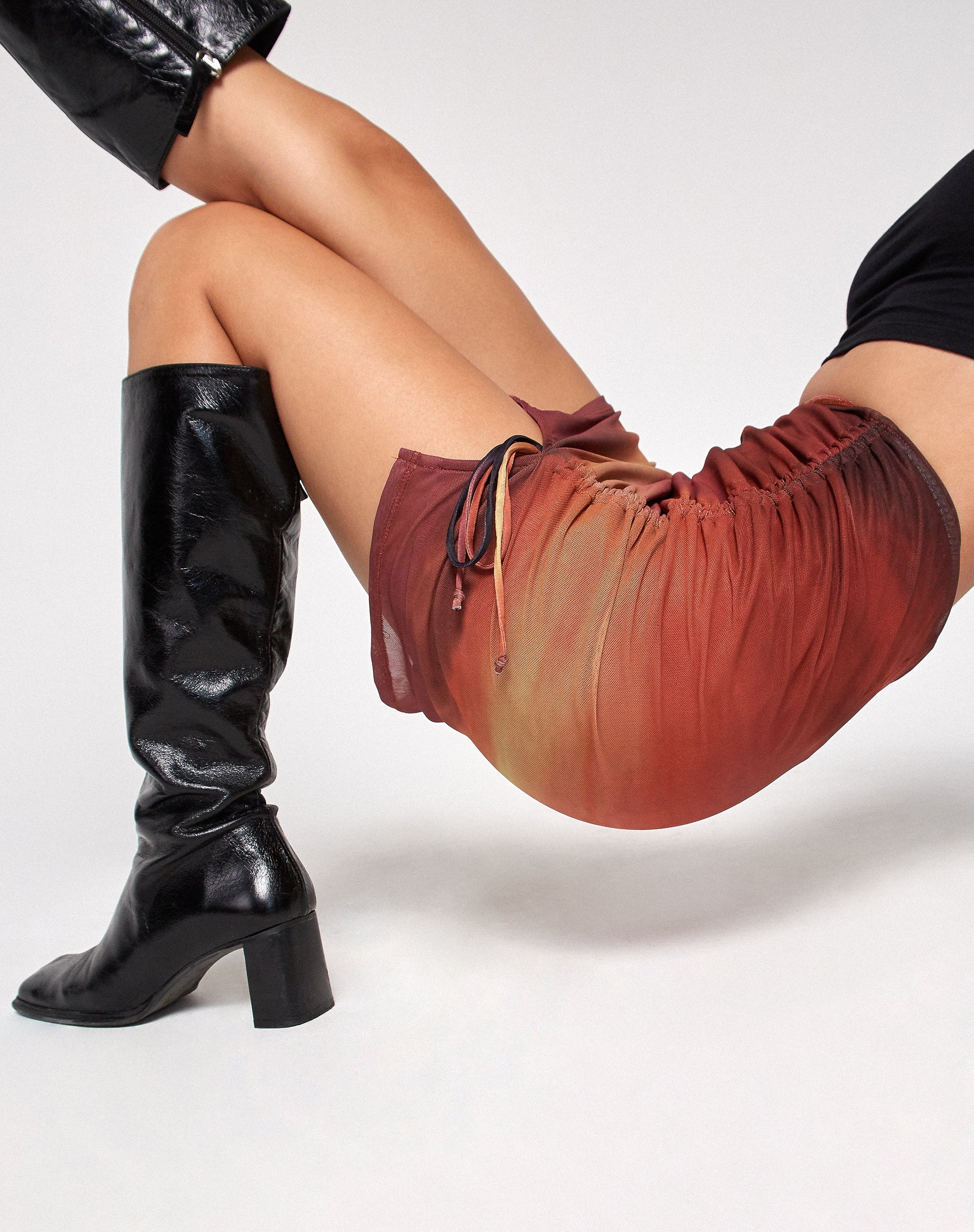 Imagen de la falda Bella Bodycon en Sunset Melt