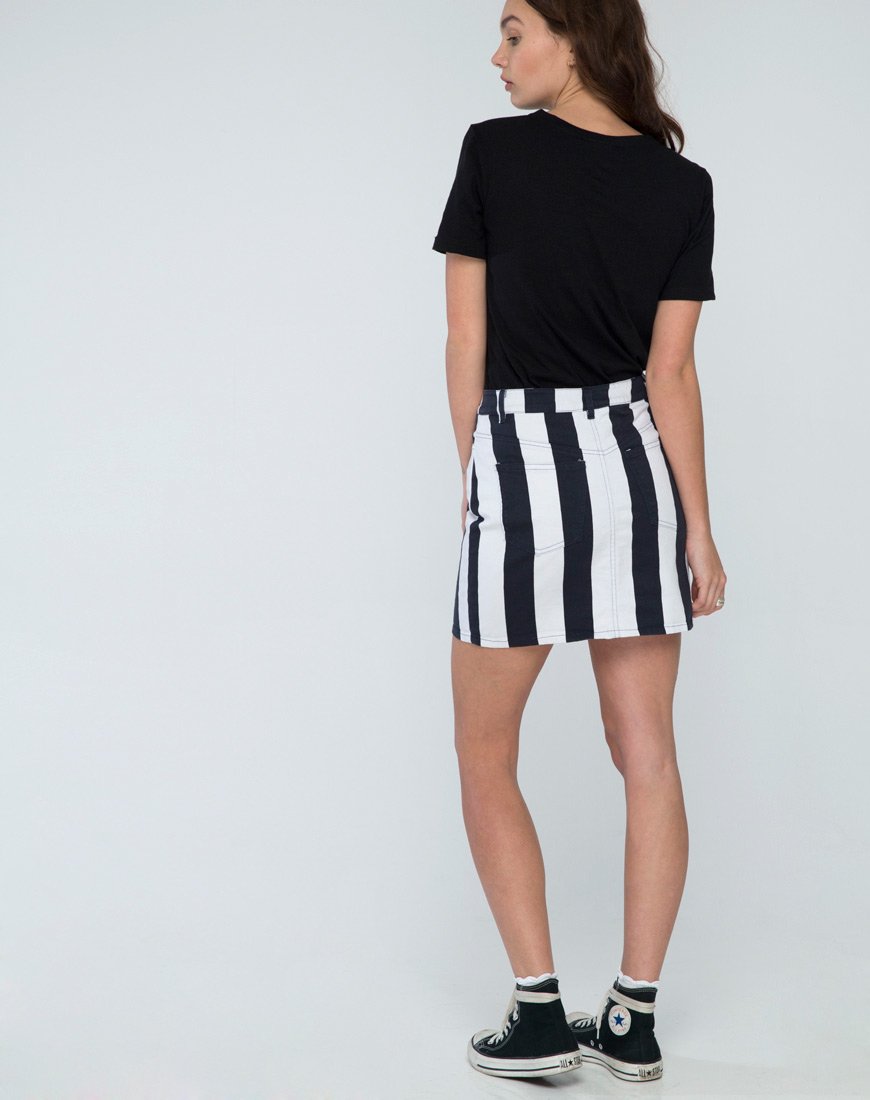 Imagen de Girl Fit Tee in Mourir Damor Negro