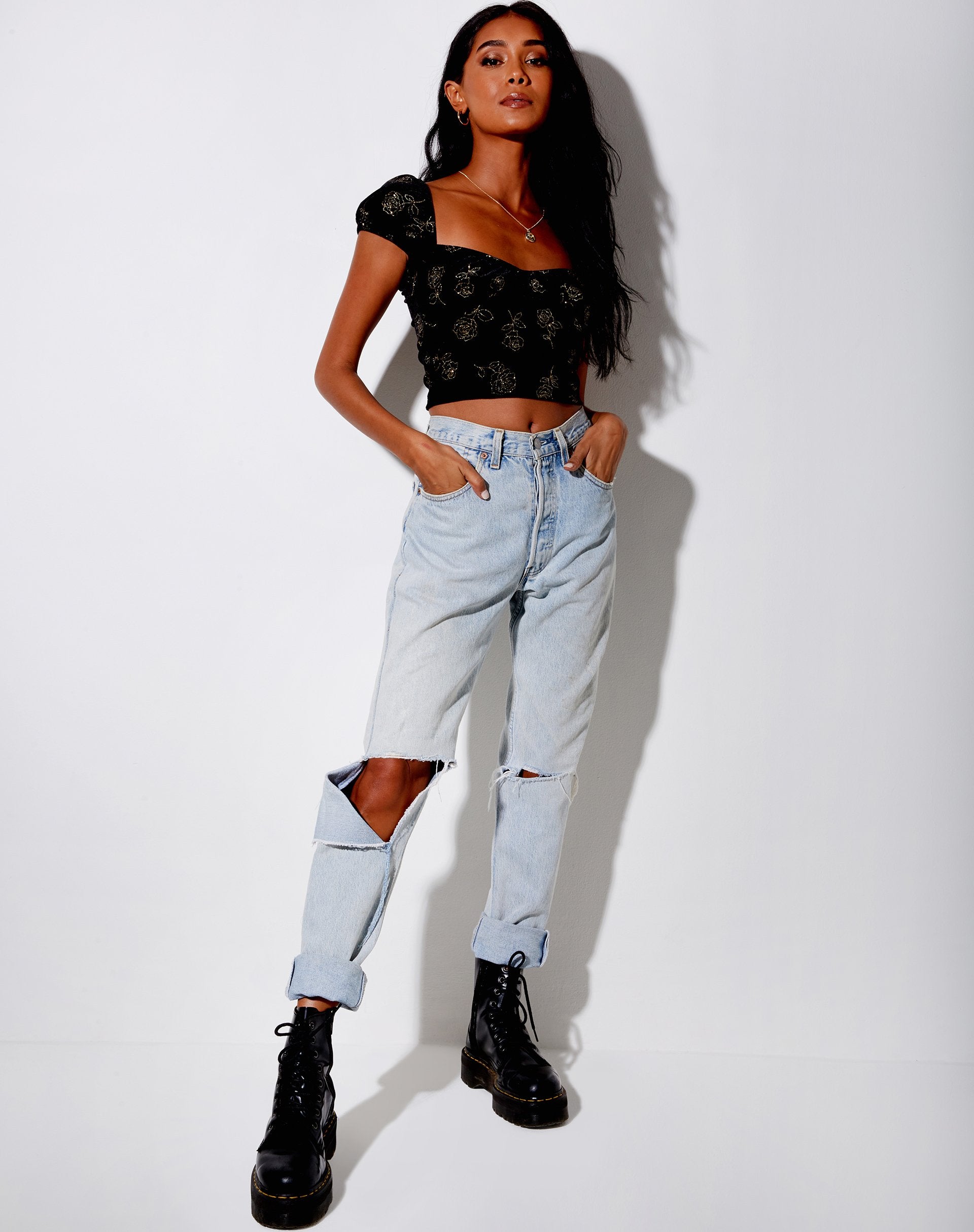 Imagen de Glasty Crop Top en negro y estampado rosa dorado