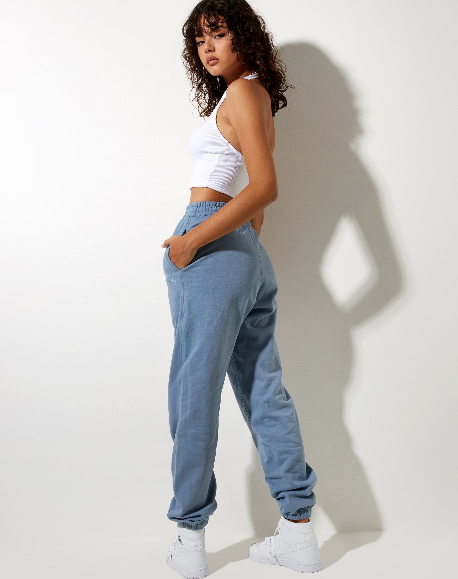 Imagen de Basta Jogger en Powder Blue Memories Embro