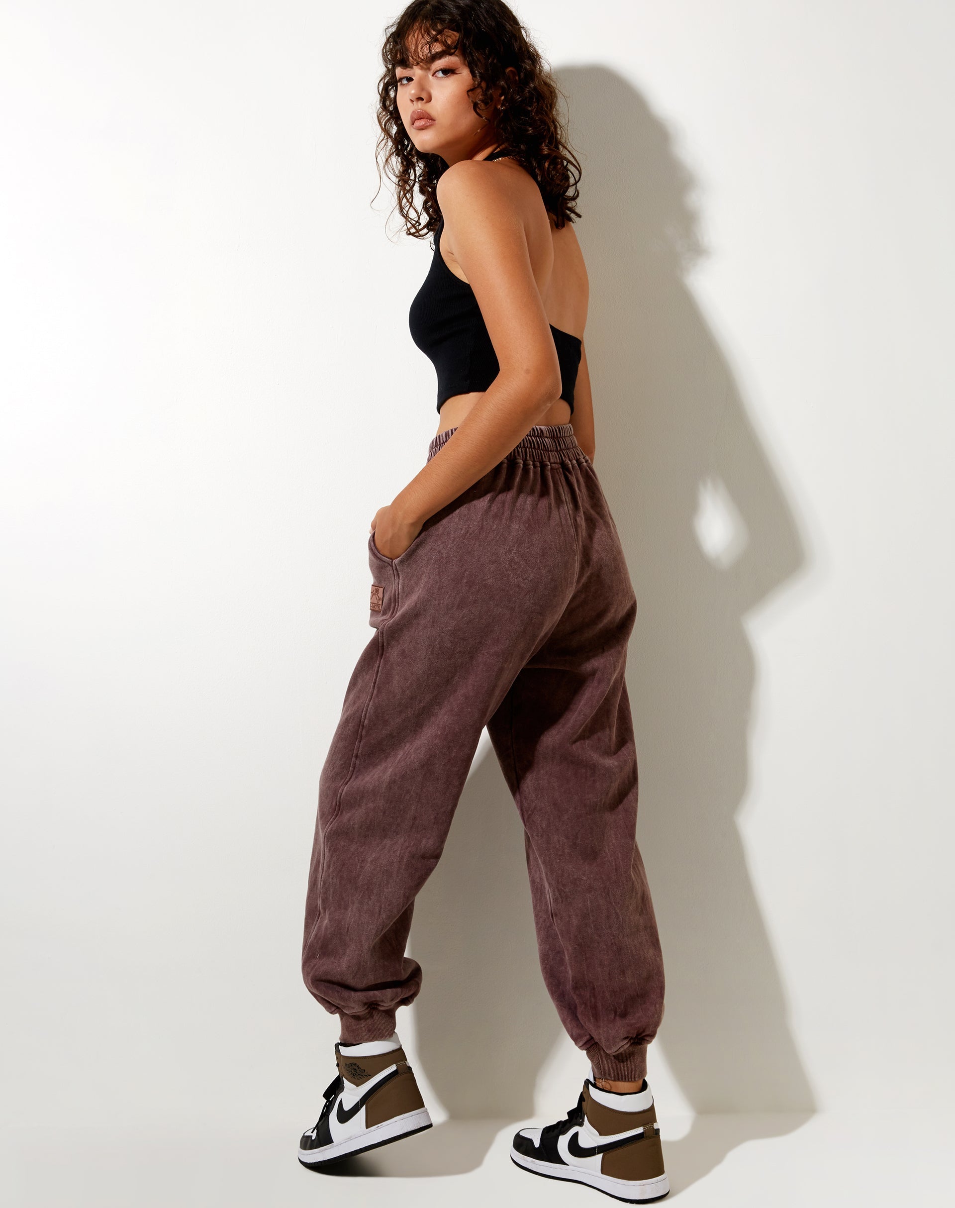 Imagen de Roider Jogger en marrón lavado LAmour Motel Label Embro