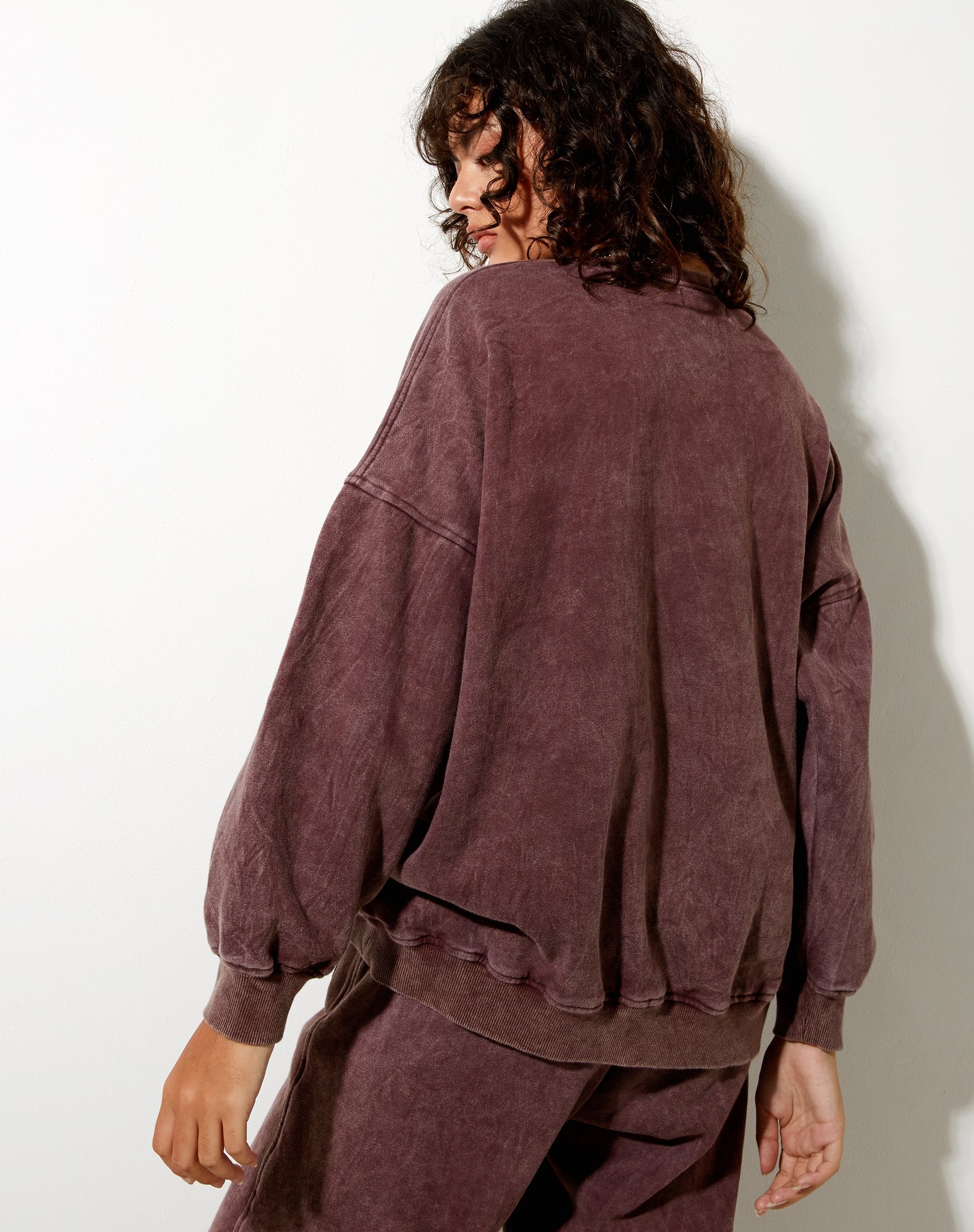 Image of Sudadera Glo en marrón lavado LAmour Motel Embro