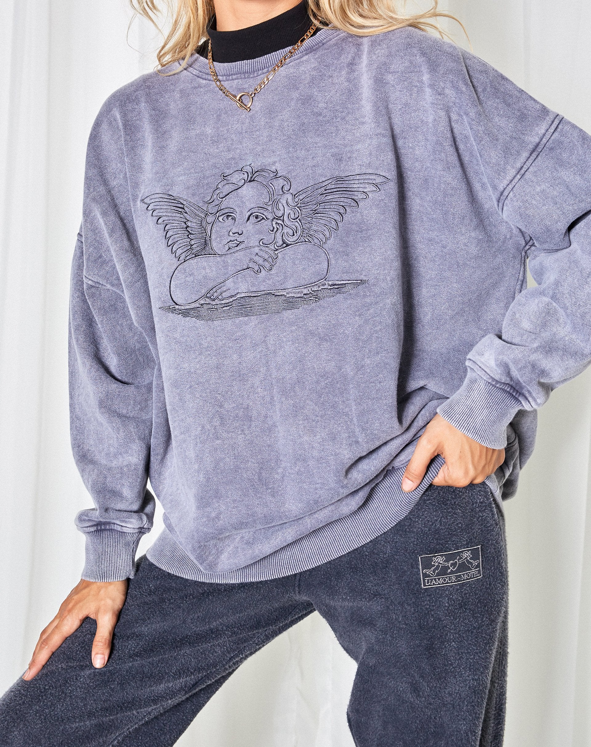 Imagen de sudadera Glo en color carbón lavado Angelo Embro