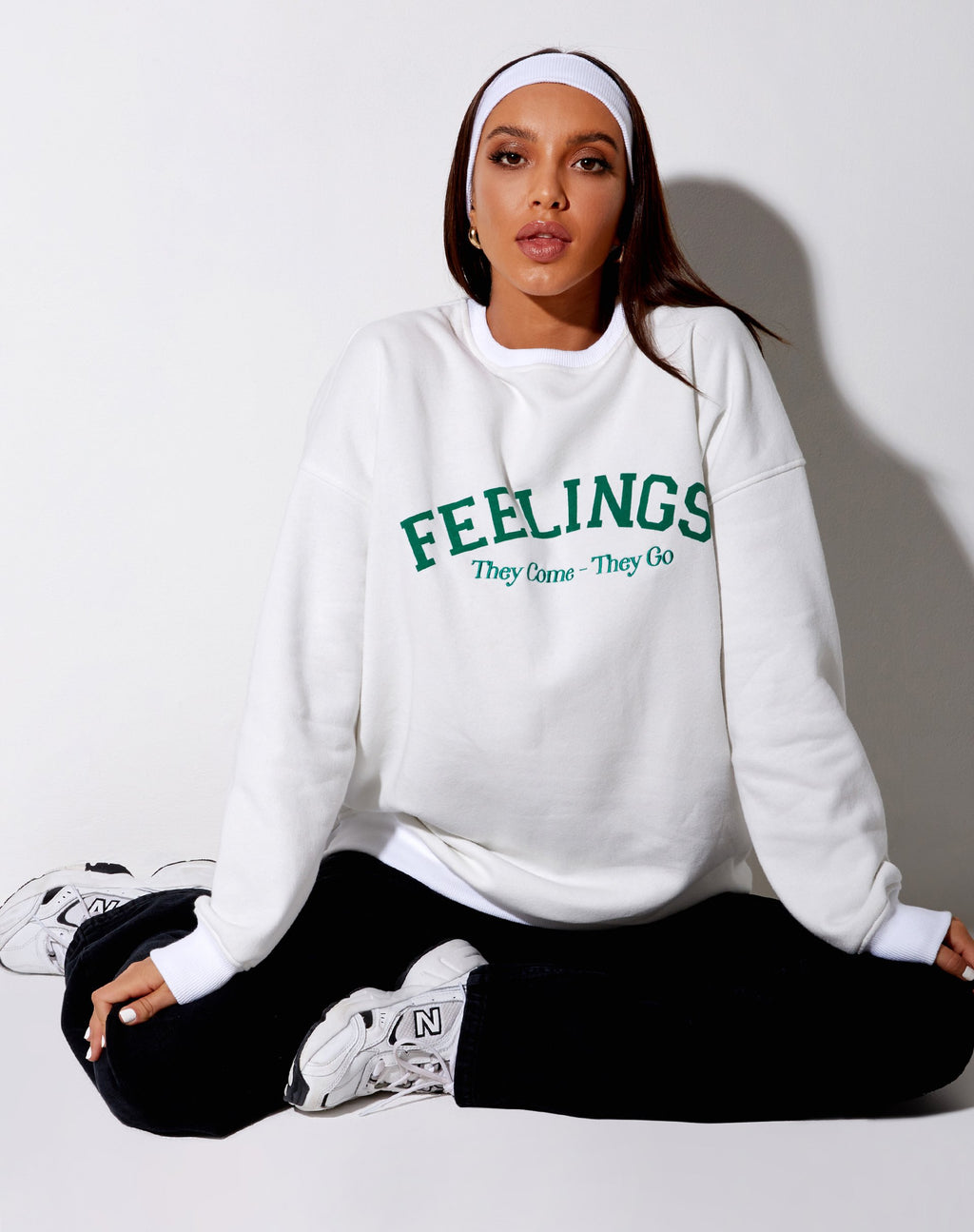 Sudadera Glo en blanco 'Feelings They Come They Go' (Los sentimientos van y vienen)
