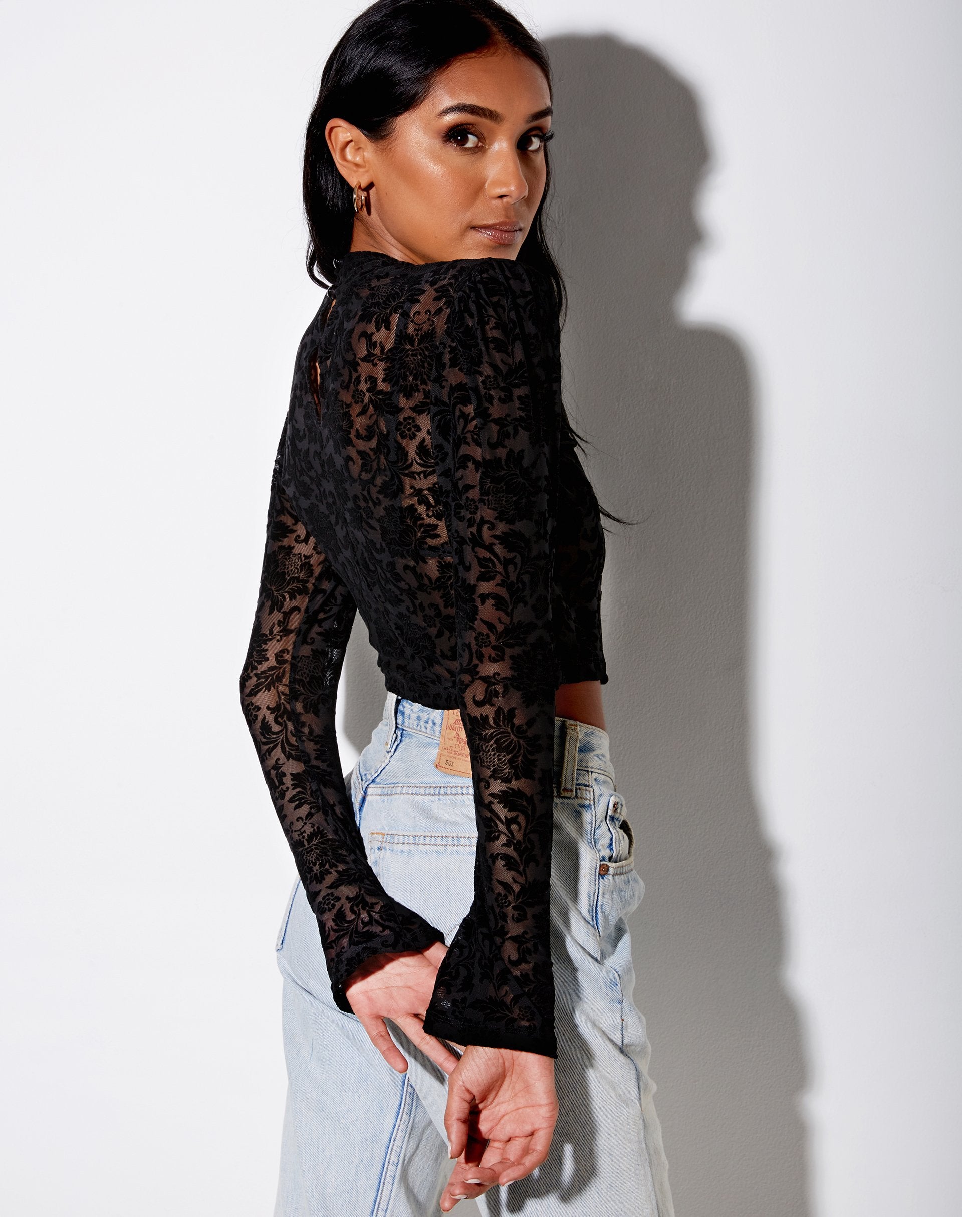 Imagen de Gracy Crop Top en Brocado Rosa Flock Negro