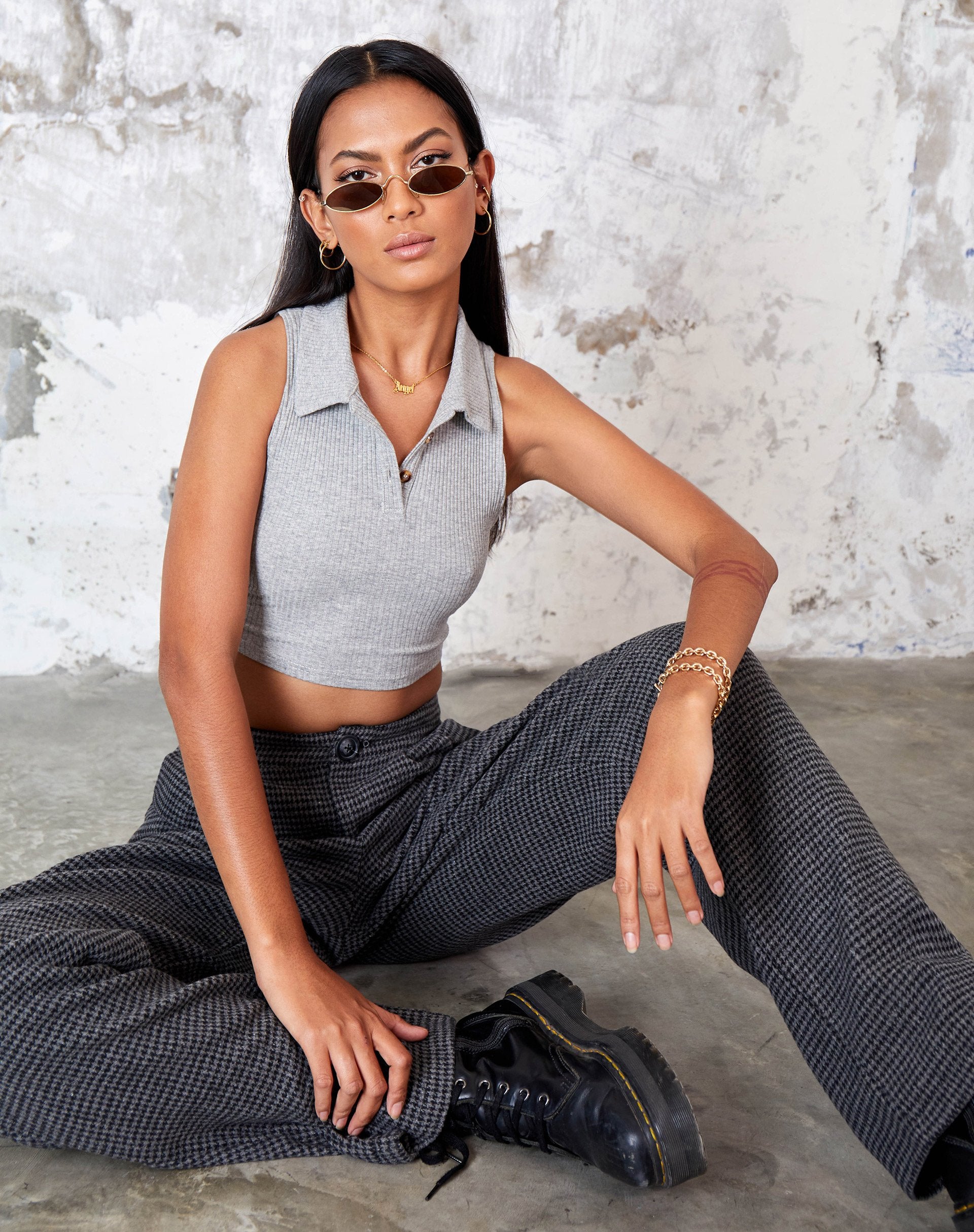 Imagen de Misha Pantalón pata ancha en pata de gallo negro y gris