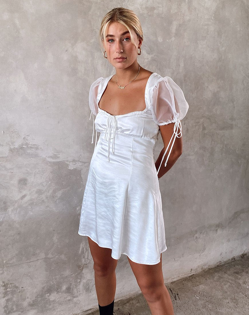 Imagen del vestido Guenelle en organza crema