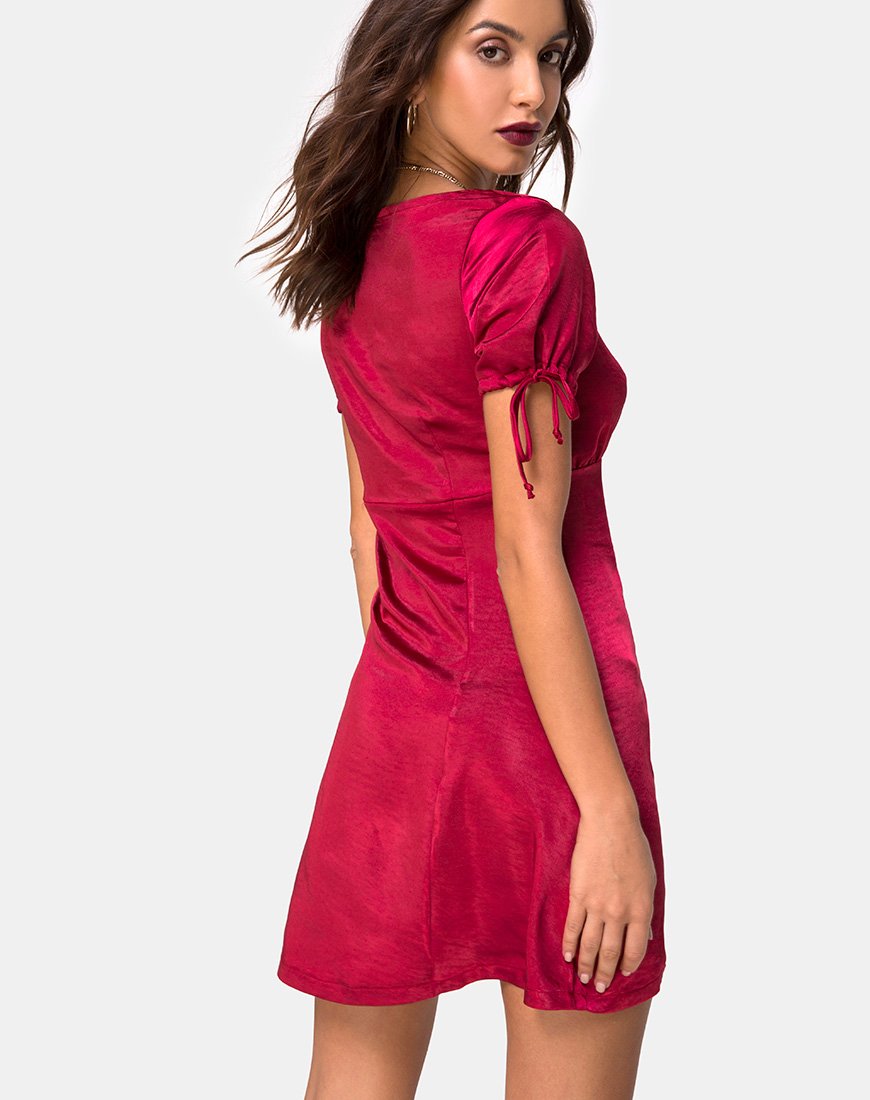 Imagen del vestido Guenette en satén cereza