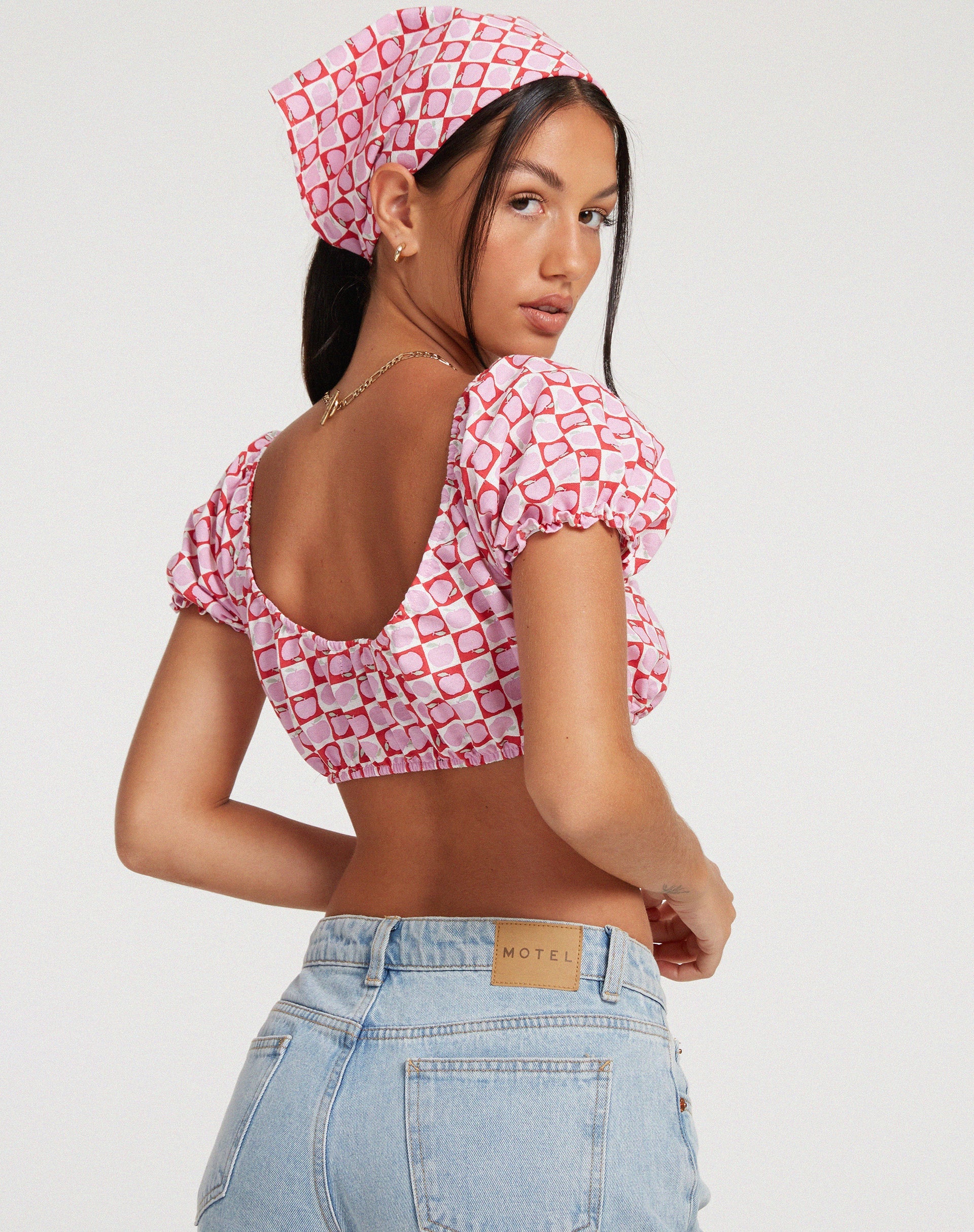 imagen de Haenji Crop Top en Apple Check Blush Red