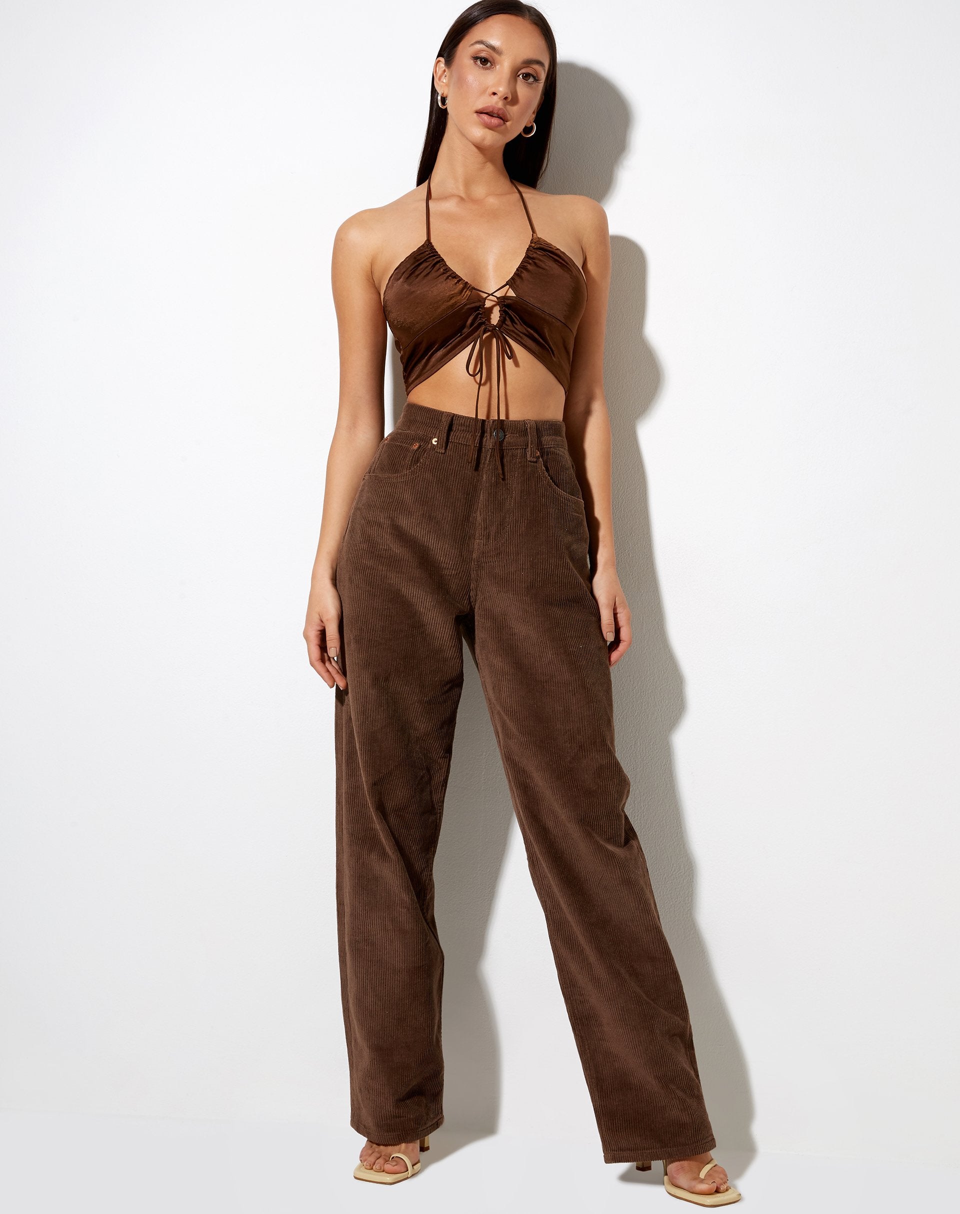Imagen de Halpi Crop Top de satén marrón intenso