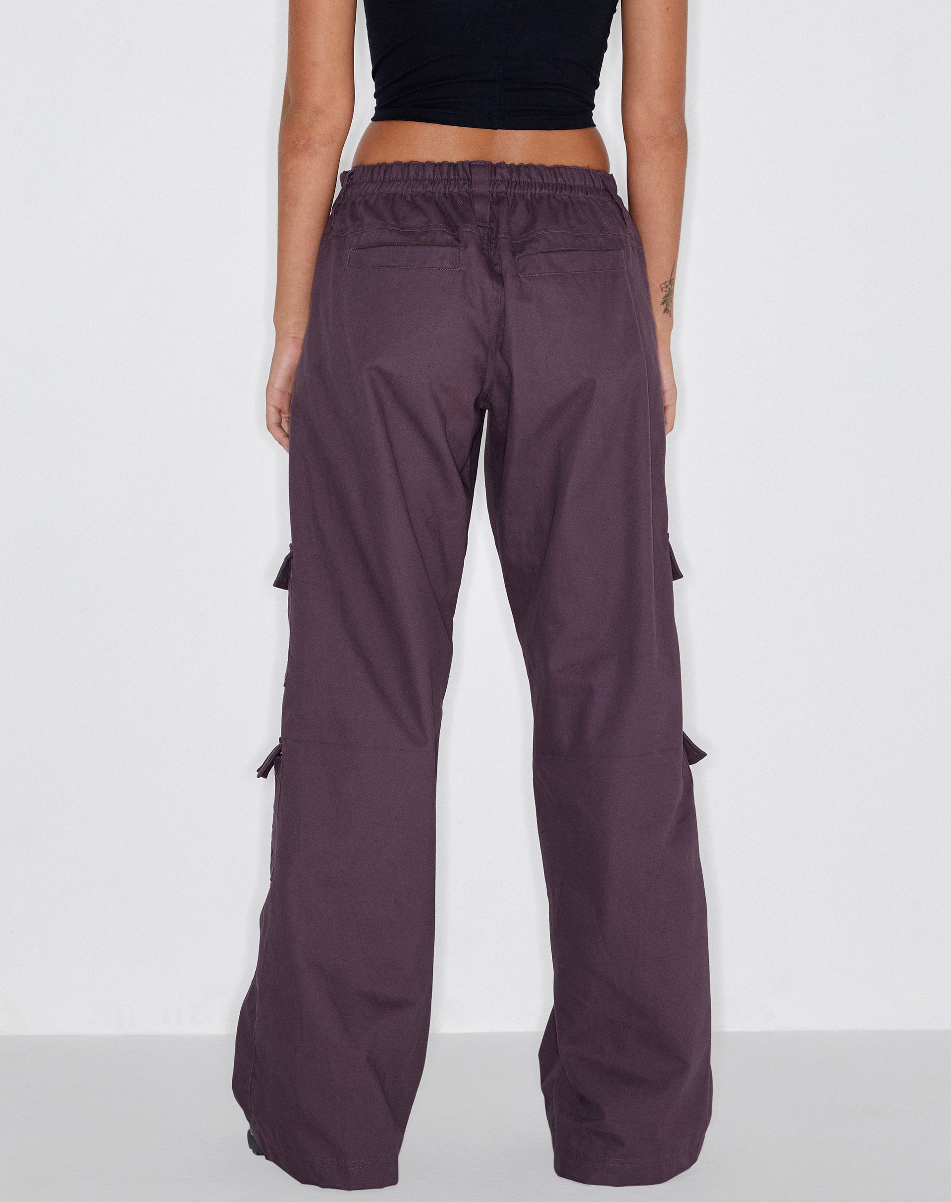 imagen de Hansa Cargo Trouser en Panamá Morado oscuro