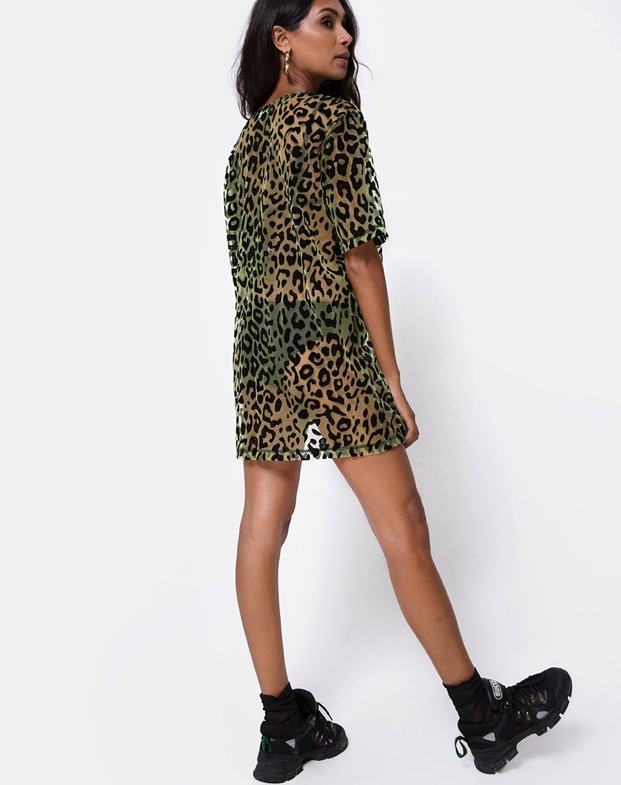 Imagen del vestido Harlow en flocado animal lima