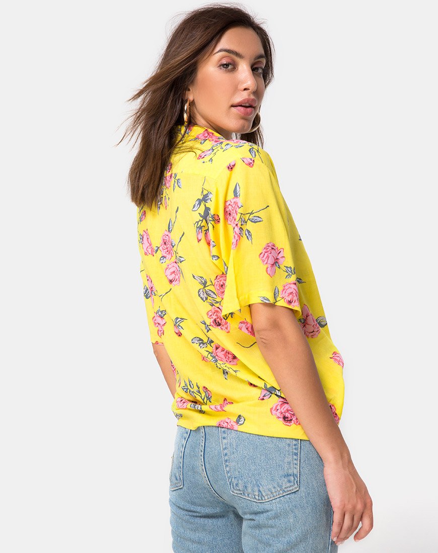 Camisa hawaiana en amarillo caramelo