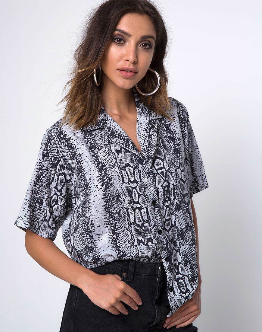 Camisa hawaiana en serpiente