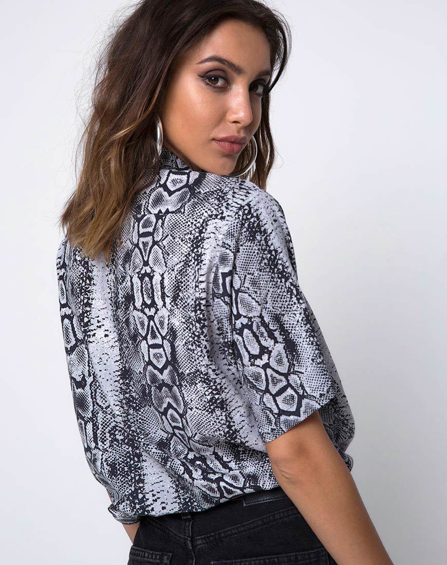 Camisa hawaiana en serpiente