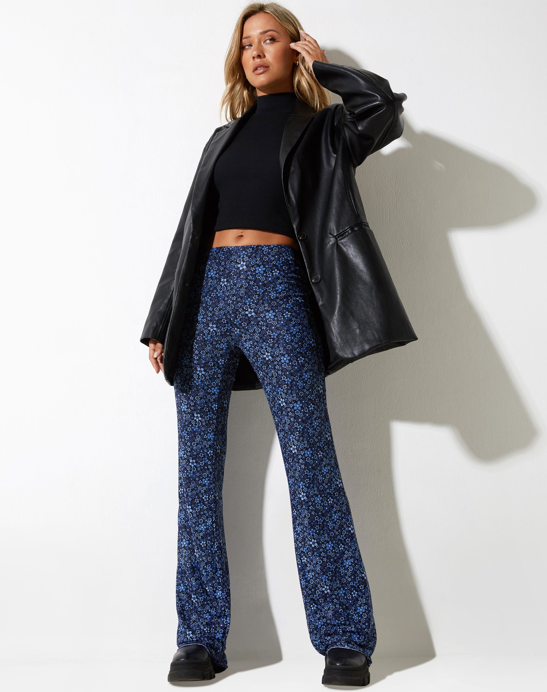 imagen de Herly Flare Trouser en Flower Garden Blue