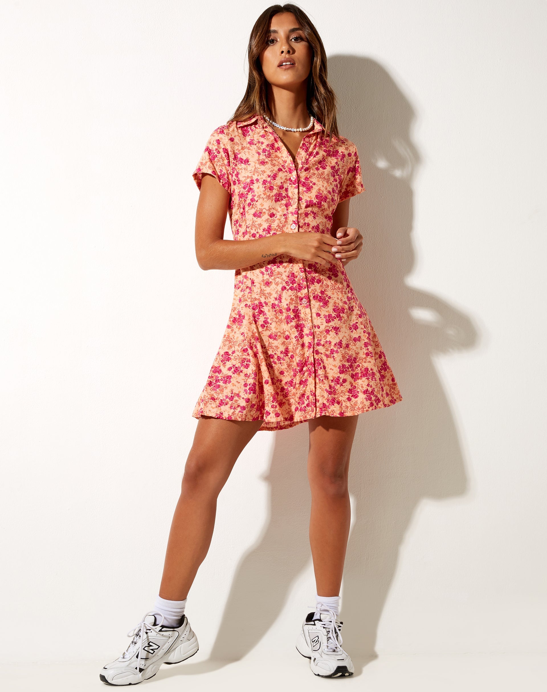 Imagen de Holma Minivestido de flores silvestres oscuro Cantaloupe