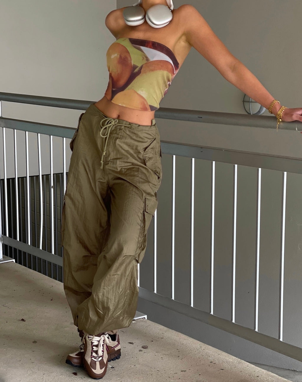 Pantalón cargo de pata ancha Cuties en oro plateado