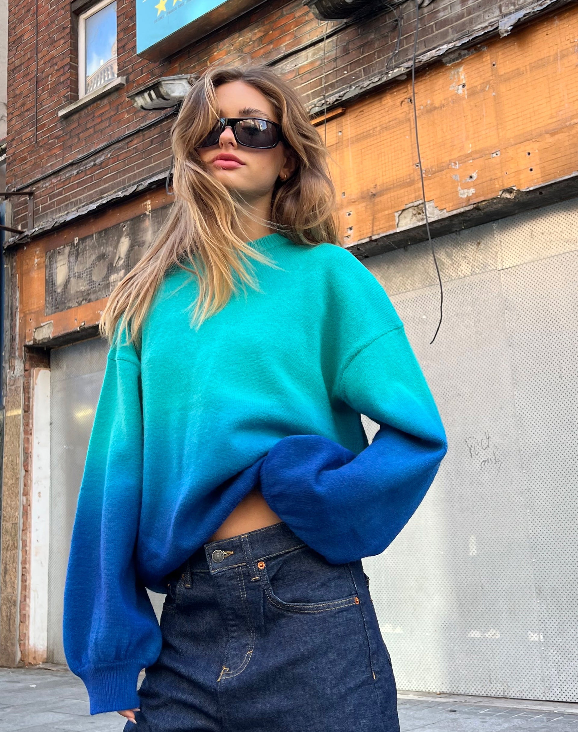 imagen de Akari Jumper en azul degradado