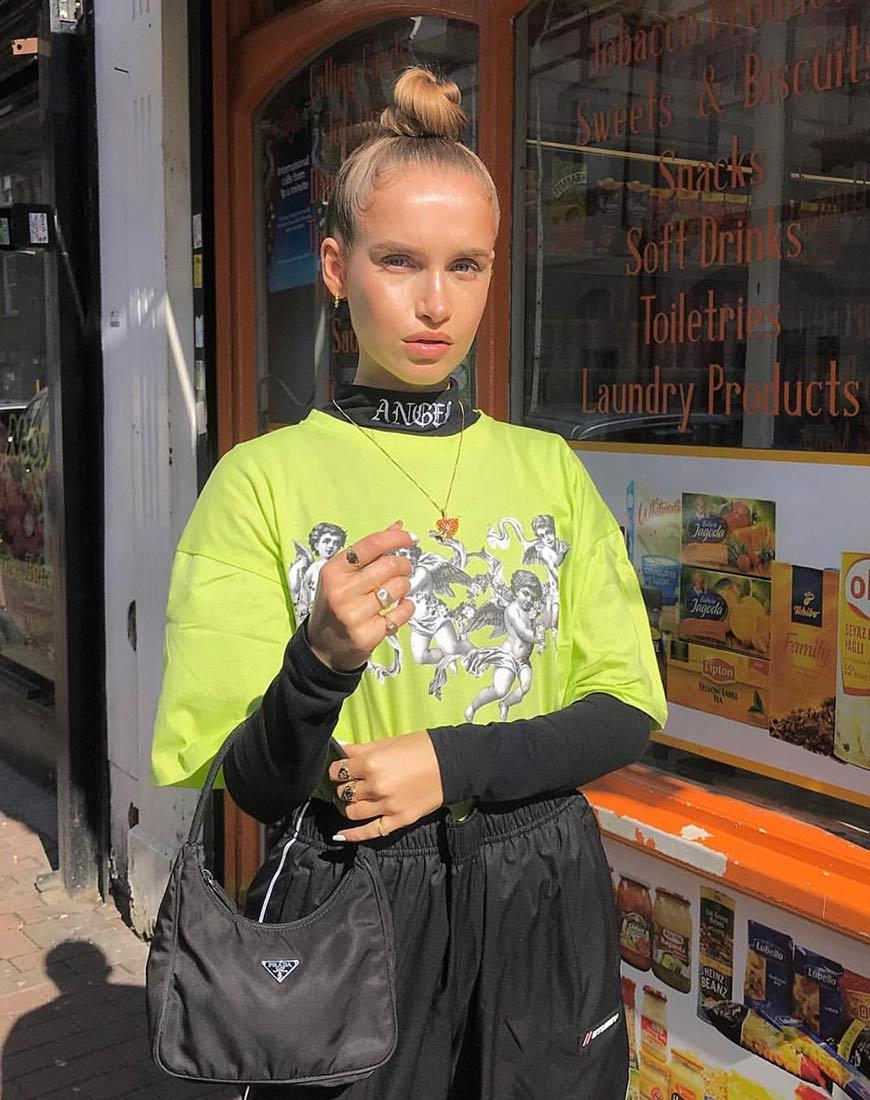 Imagen de Sunny Kiss Tee in Lime with Cherub