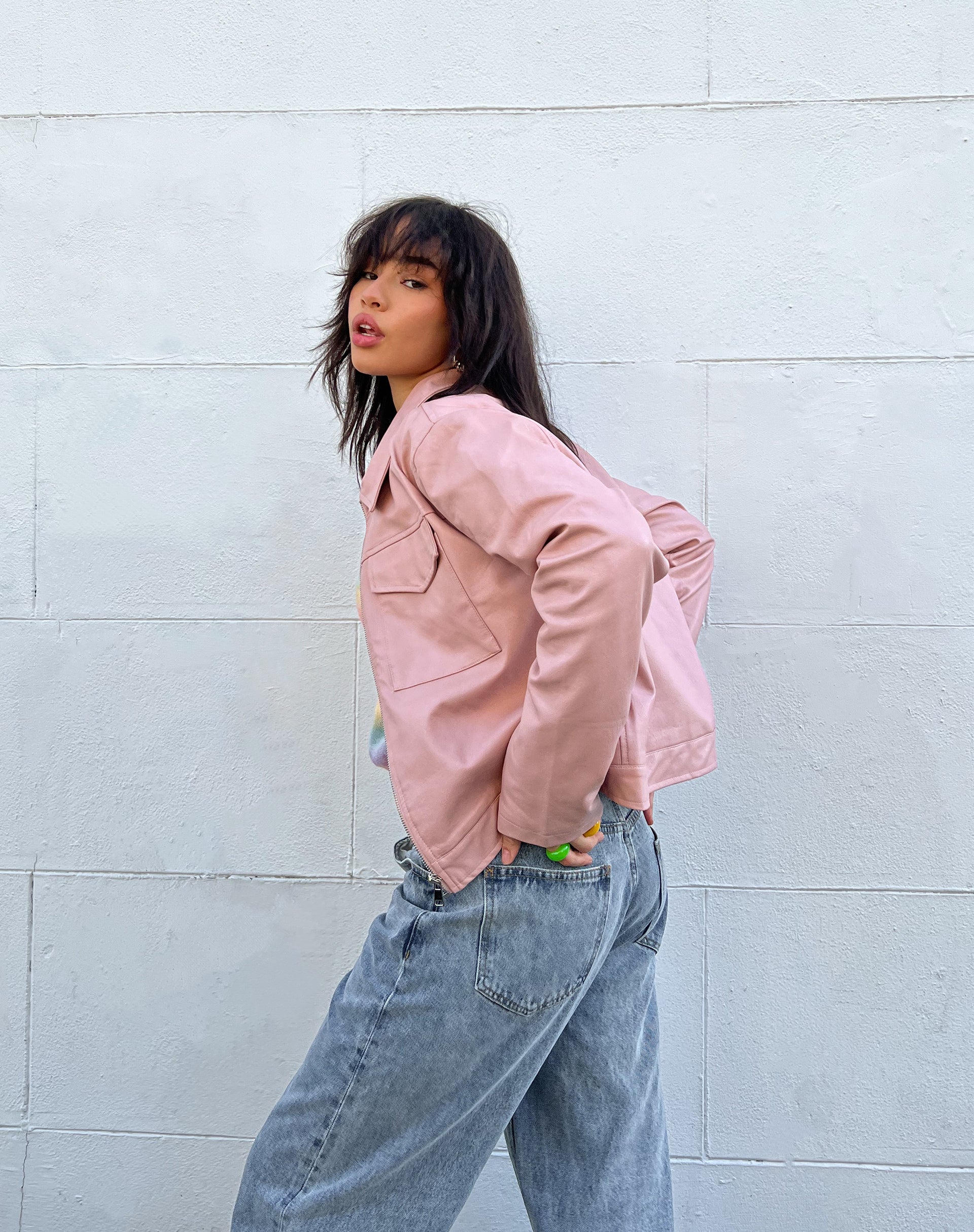 imagen de la chaqueta Natara en PU rosa suave
