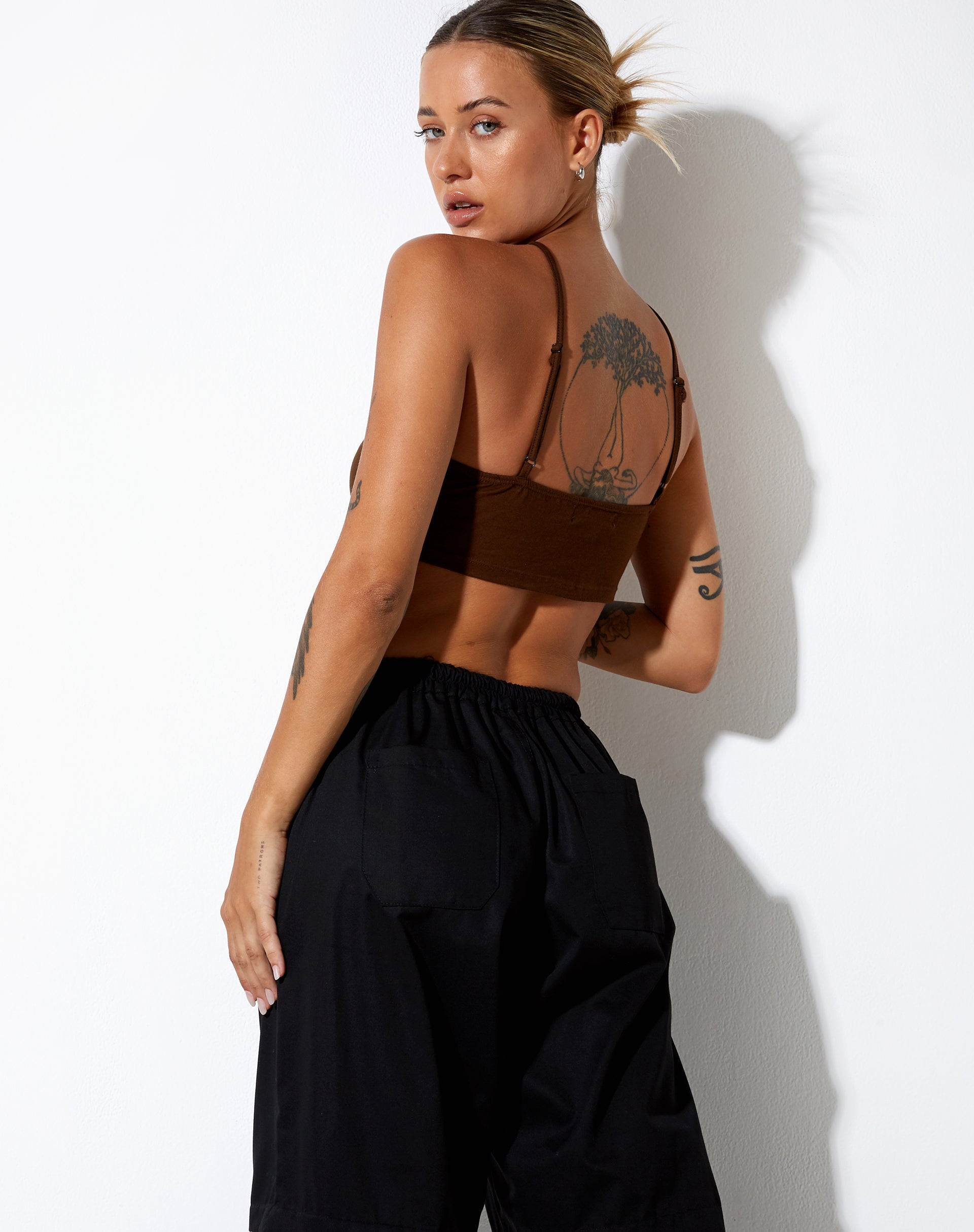IMAGEN DE Intan Crop Top en Cacao